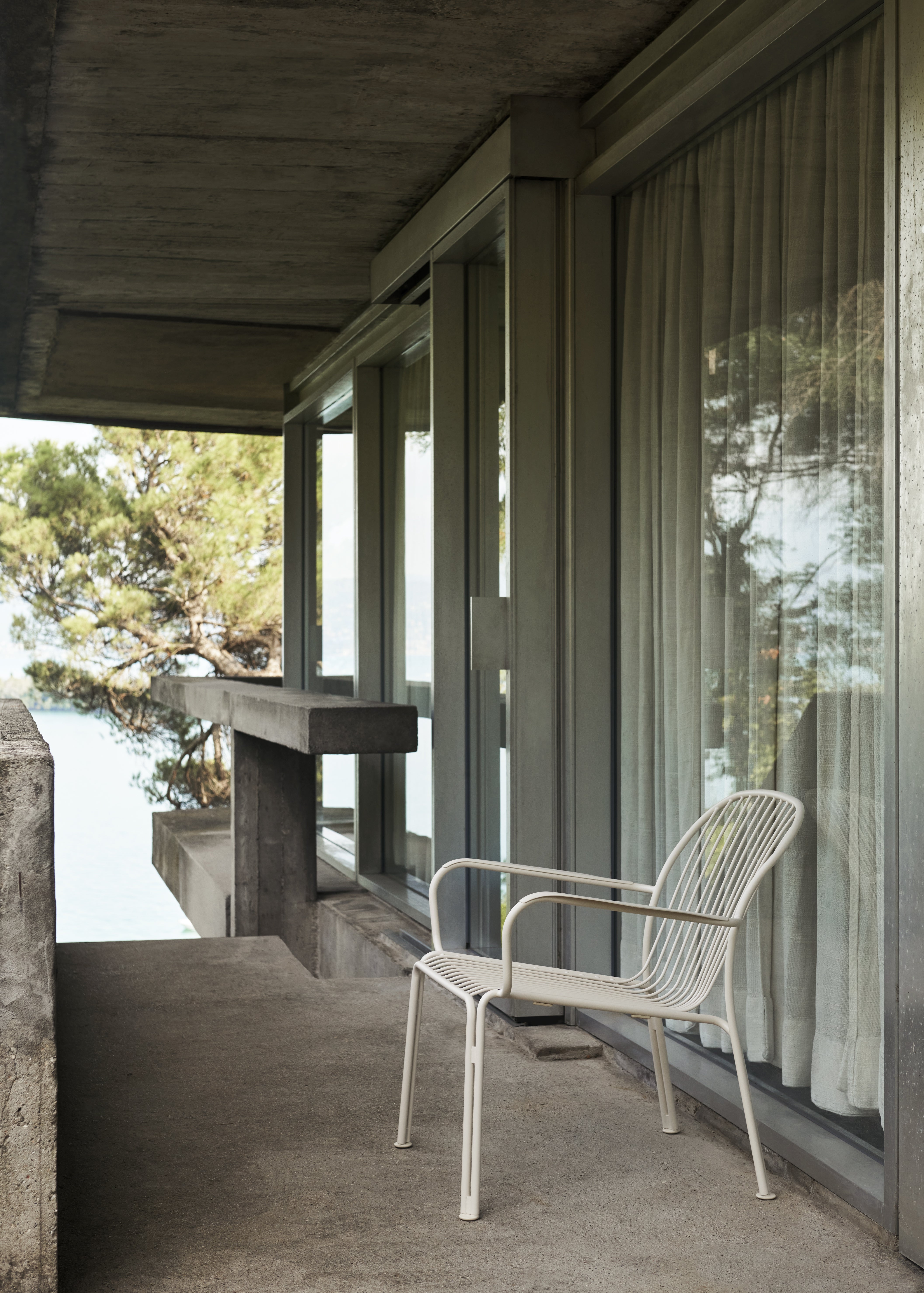 THORVALD SC101 Black Outdoor Armchair