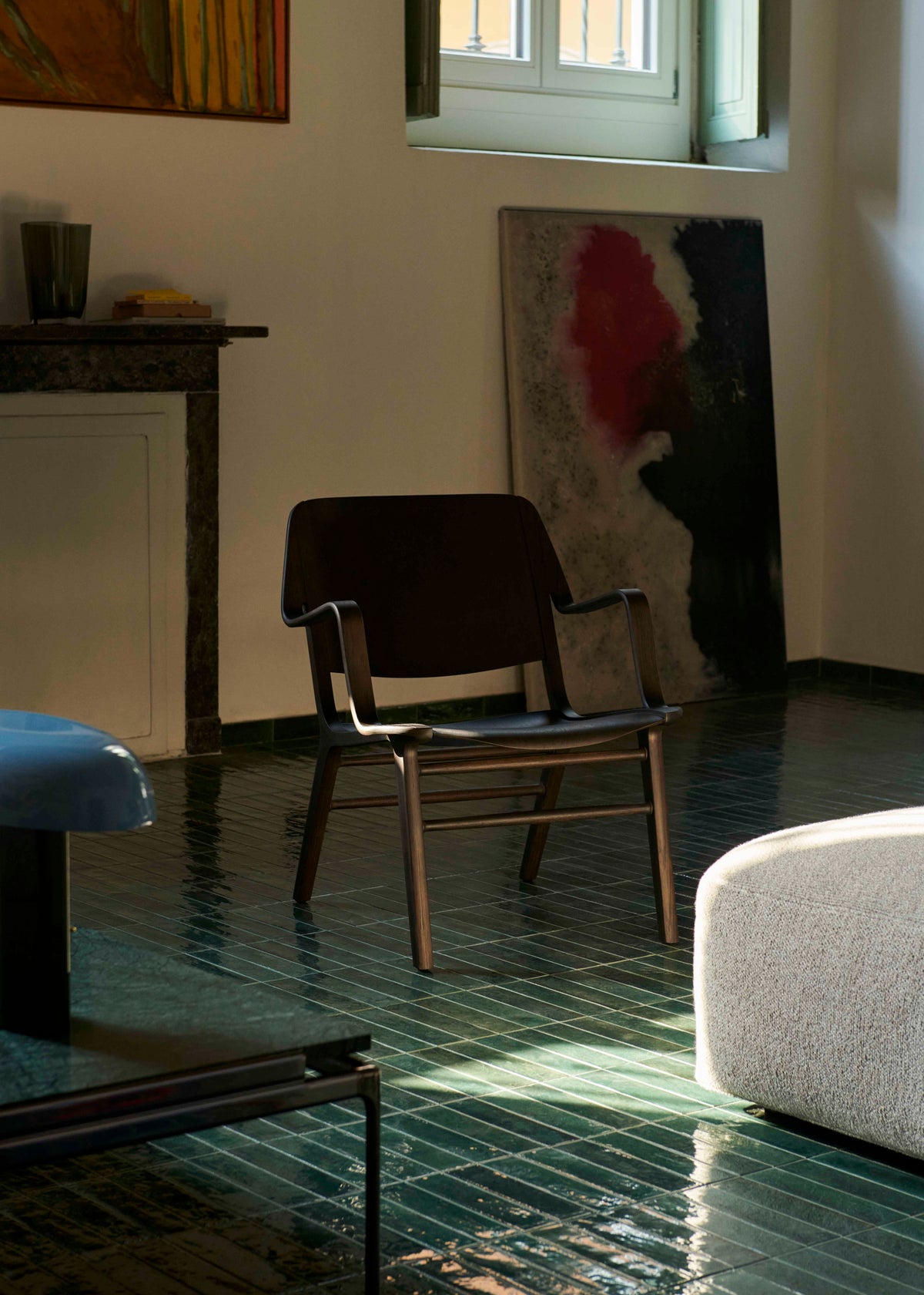 AX HM11 Armchair in dark lacquered oak wood and oak veneer