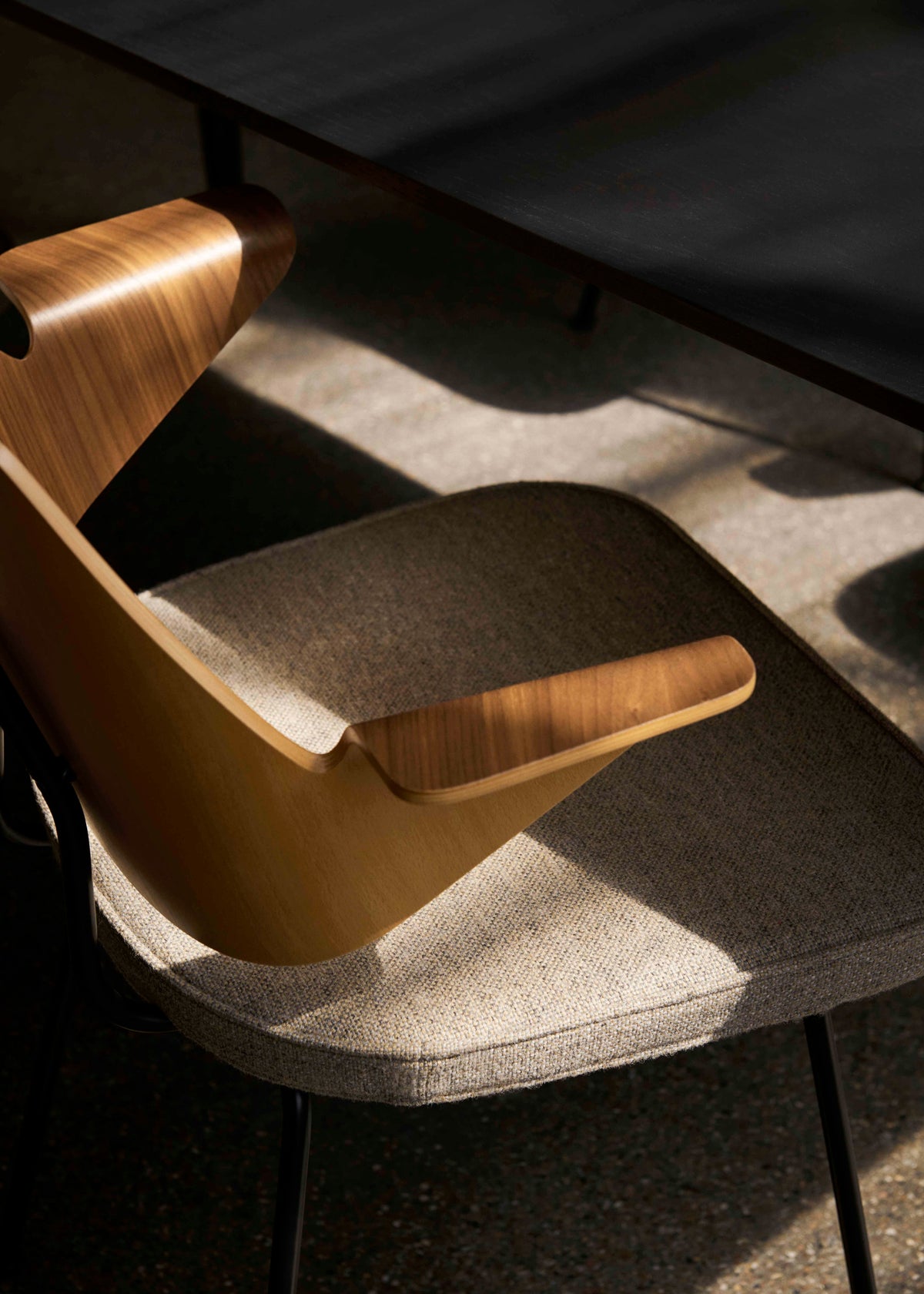 RFH RD7 Upholstered Chair with Wood and Black Base