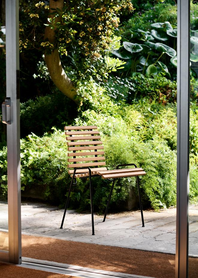RFH RD4 Outdoor Chair in Teak Wood with Black Base