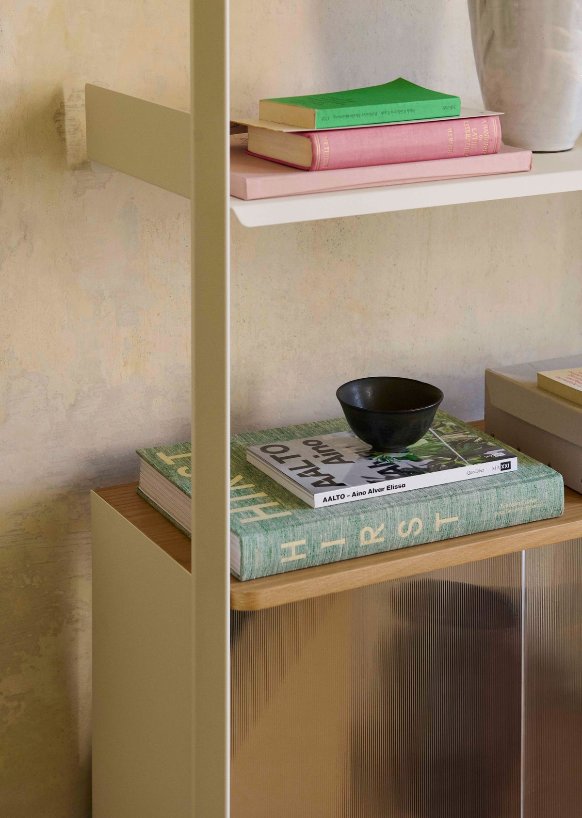 Alabaster modular shelf ROMBE