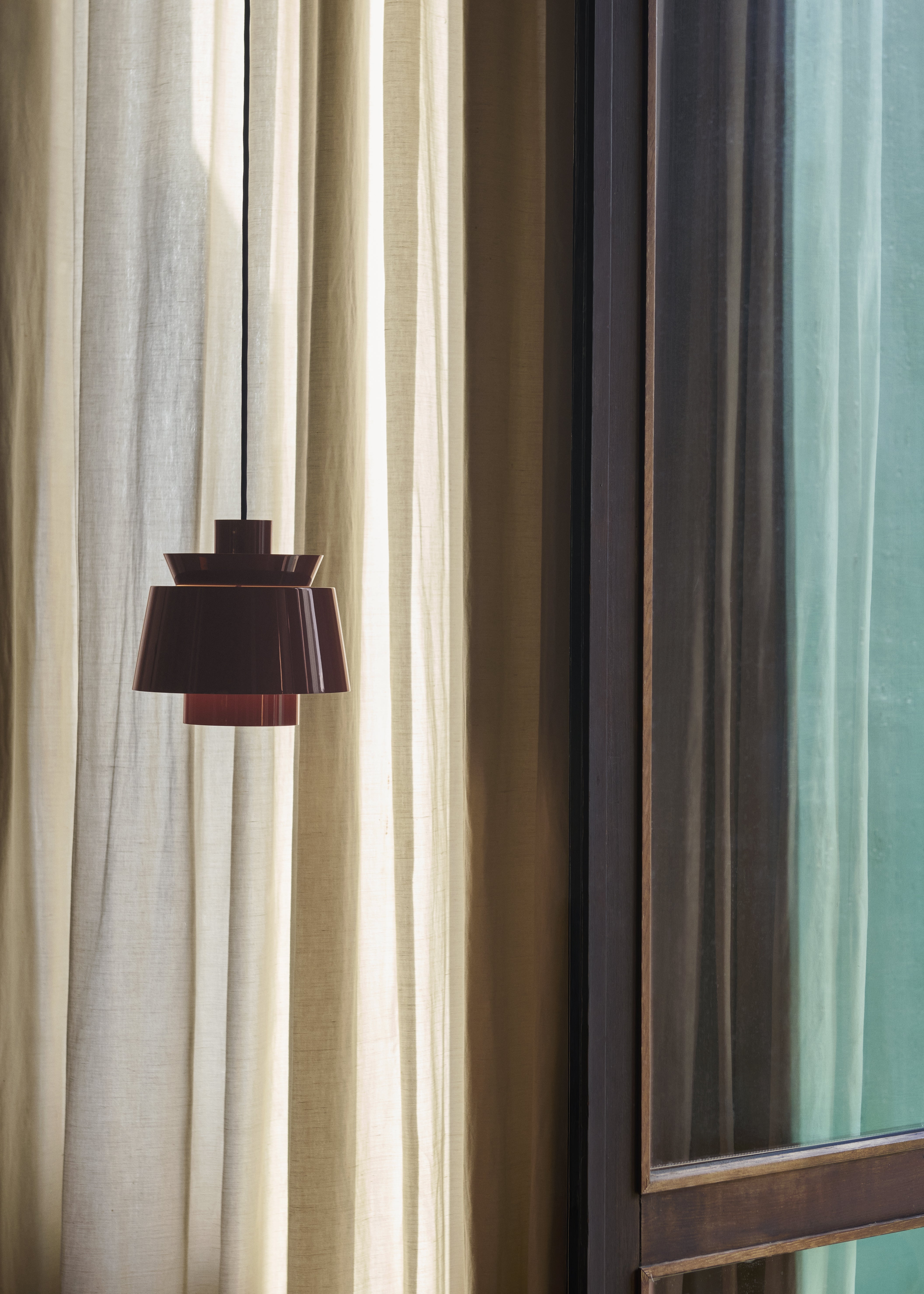 UTZON JU1 Burgundy Pendant Lamp