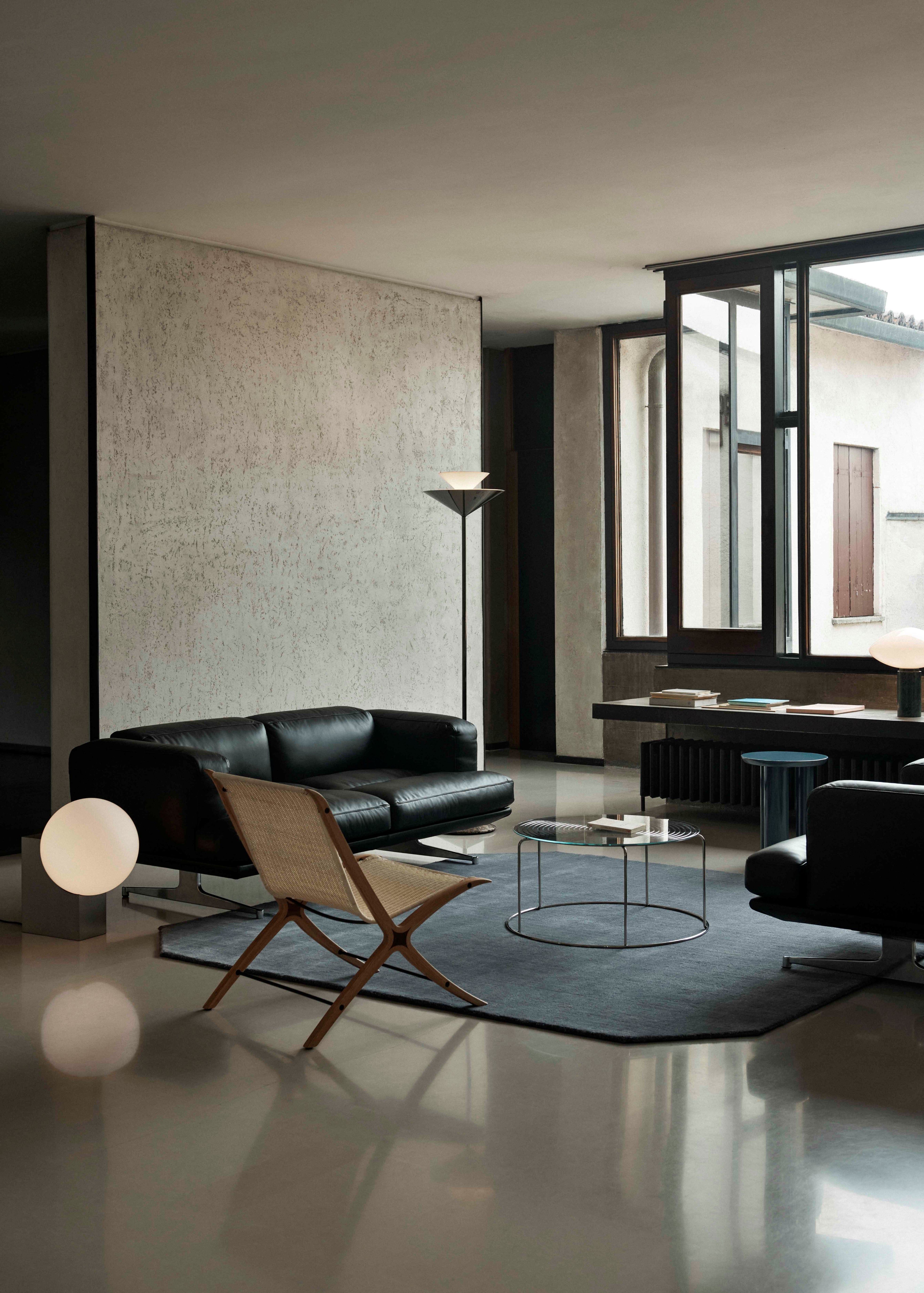 Coffee table WIRE VP17 with glass top and polished steel base