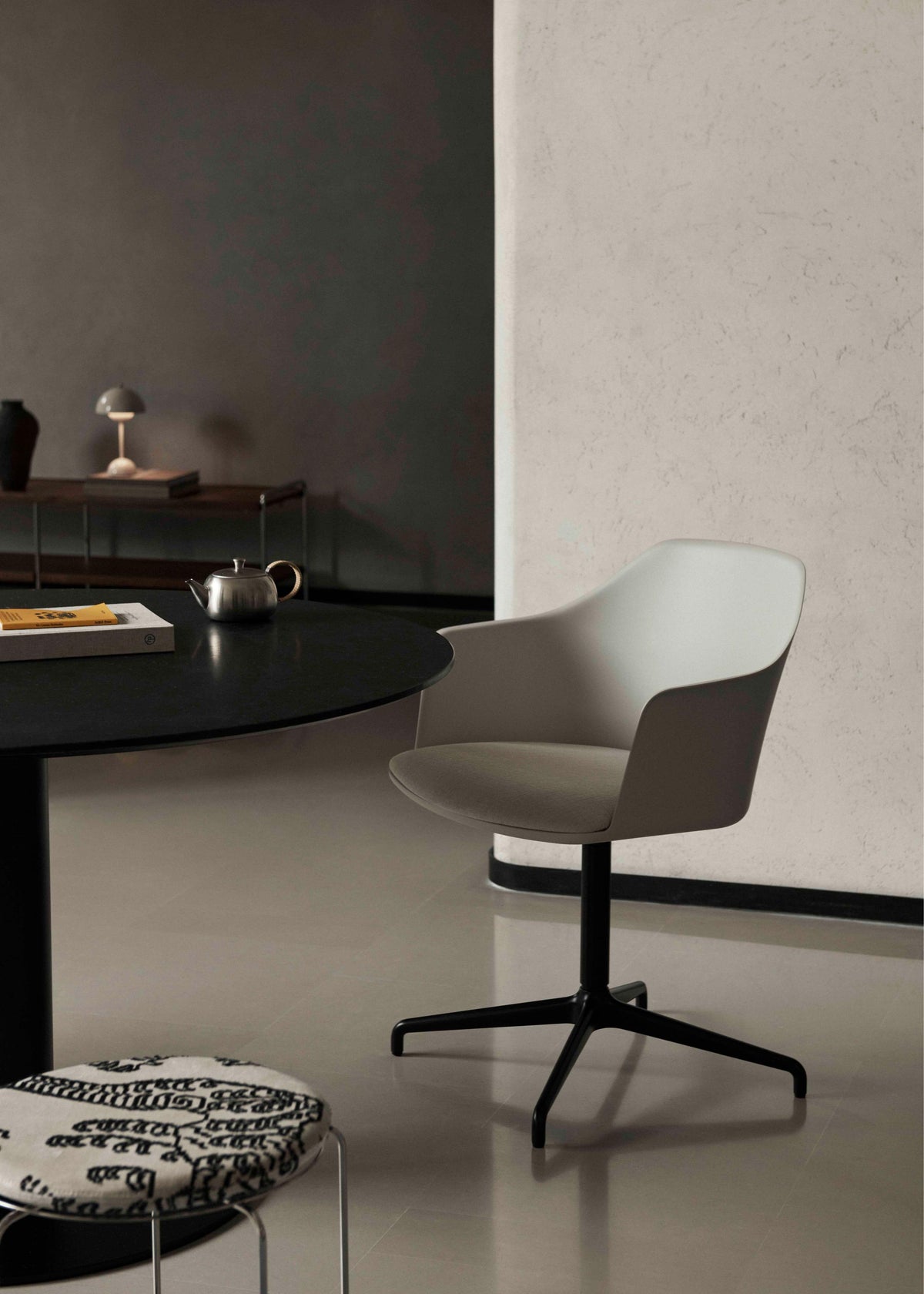 ALIMA NDS4 TV cabinet chrome with walnut wood