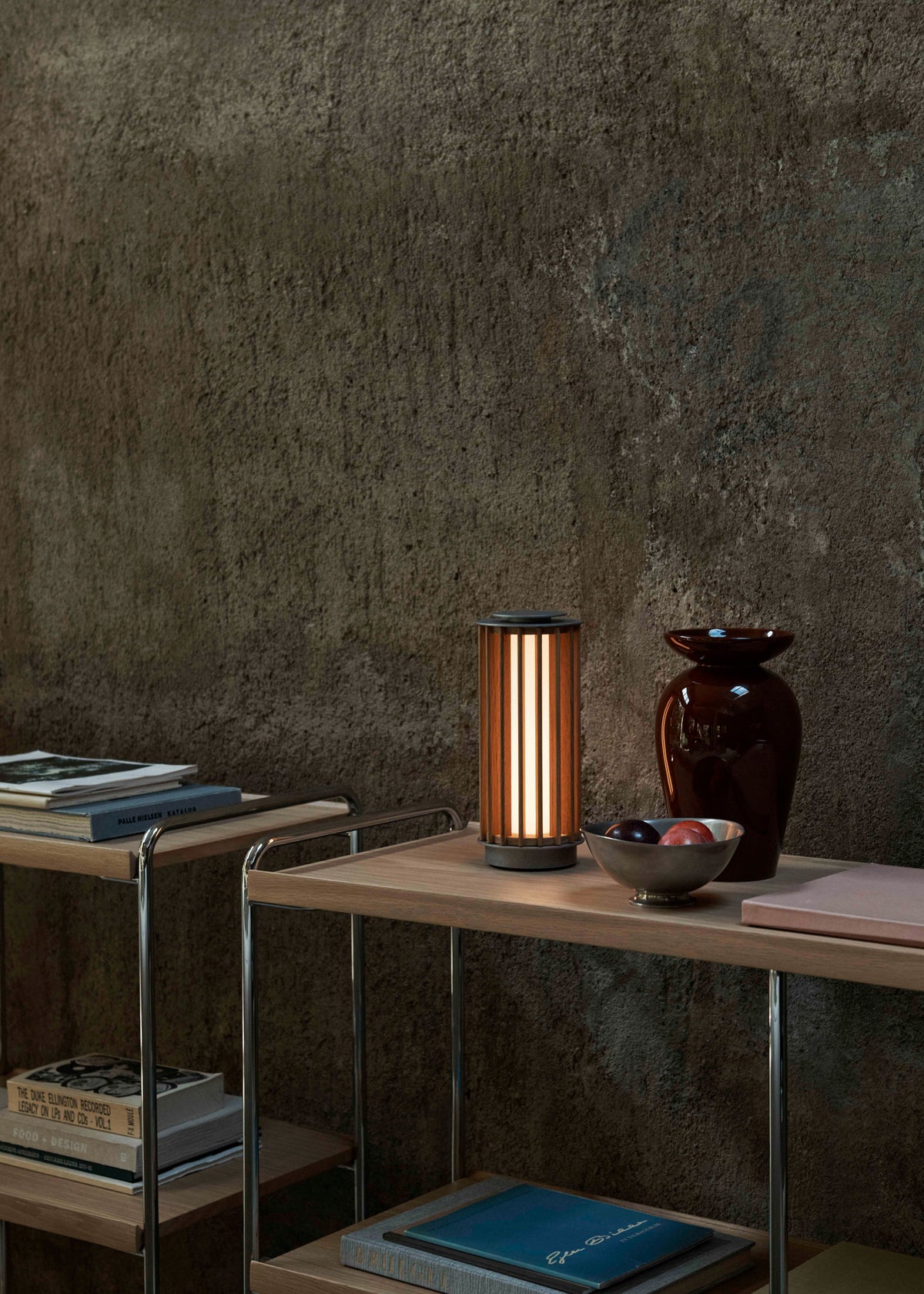 MOMENTO JH47 vase in red-brown