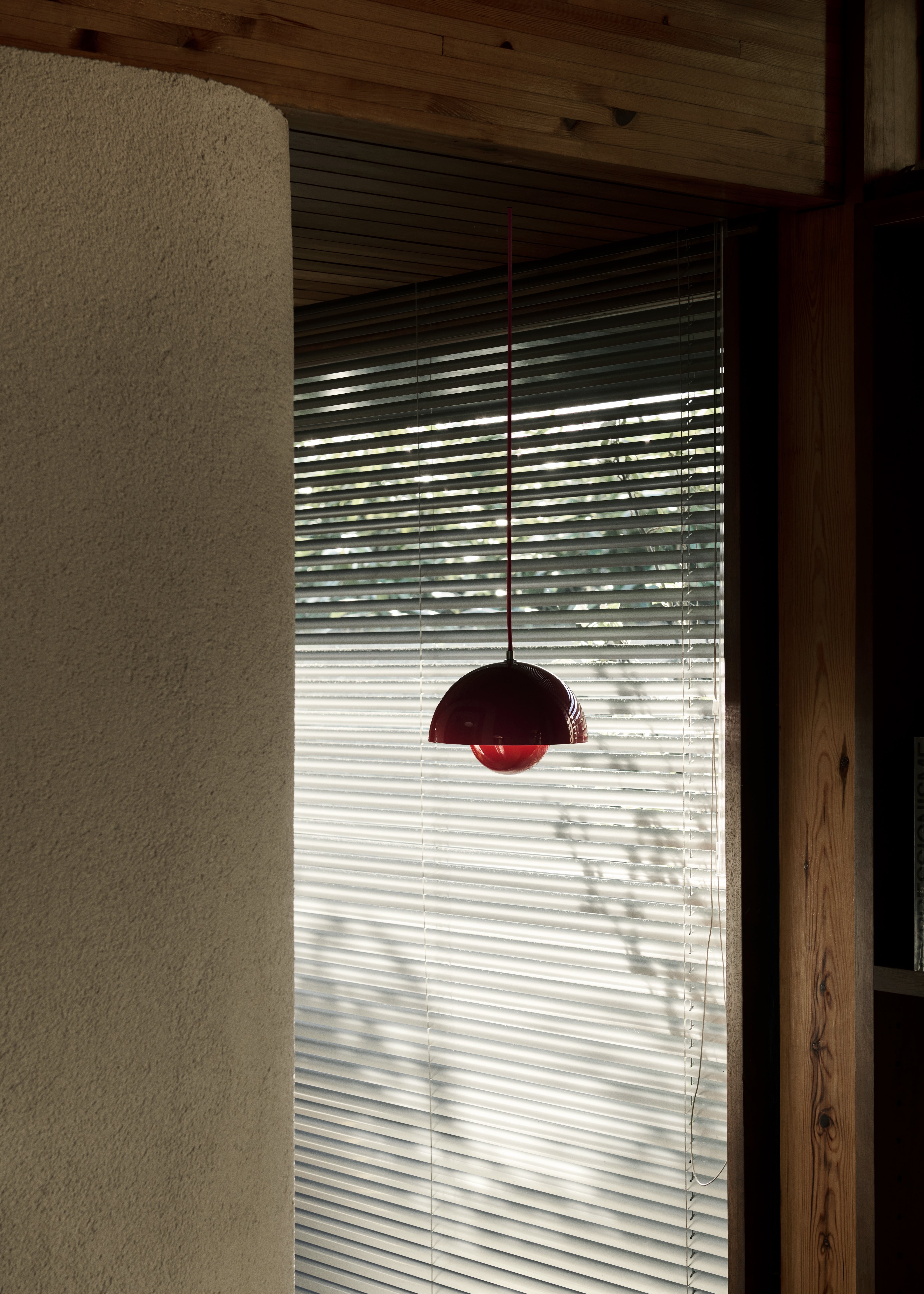 FLOWERPOT hanging lamp in wine red