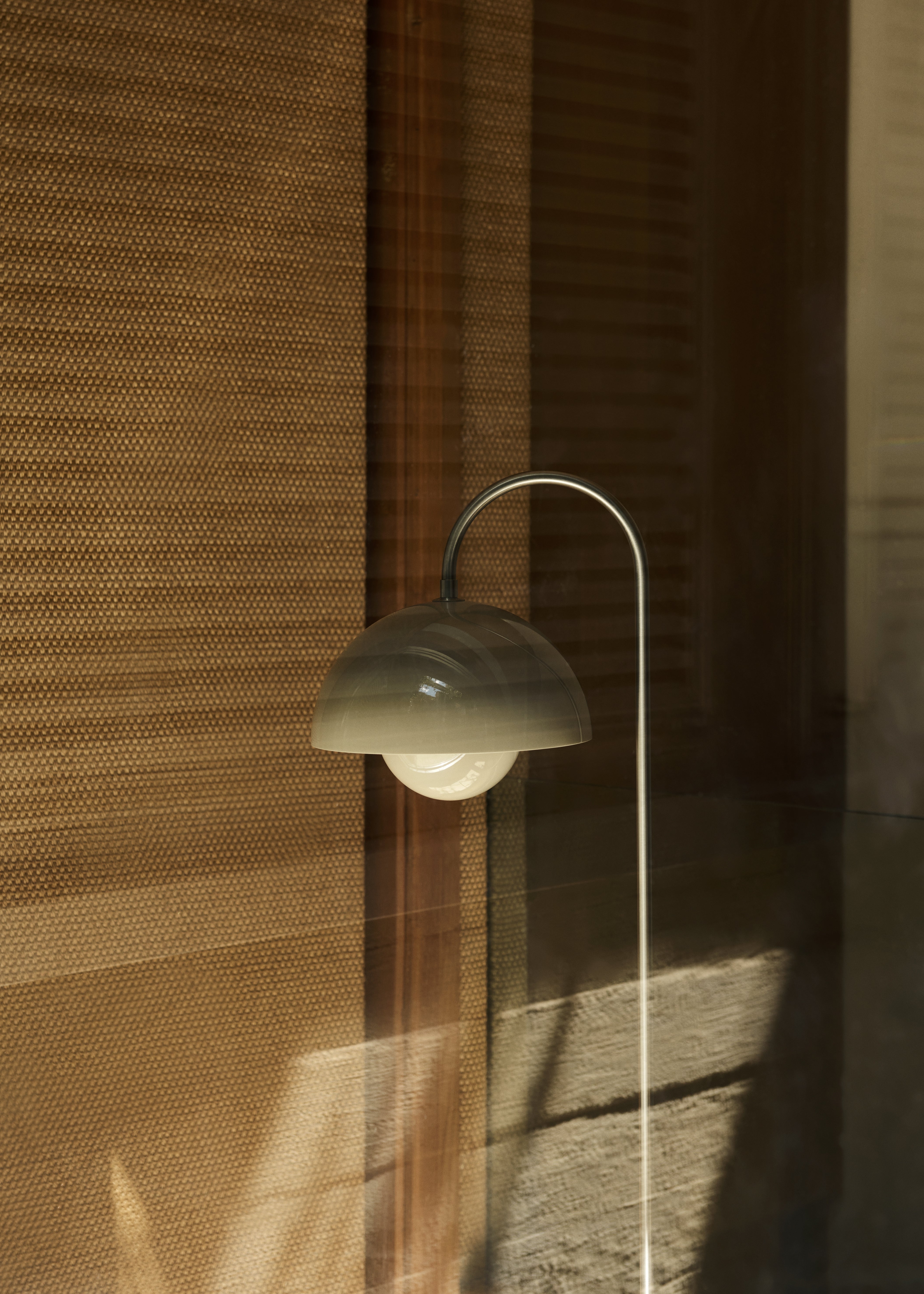Lampa podłogowa FLOWERPOT VP12 szarobeżowy
