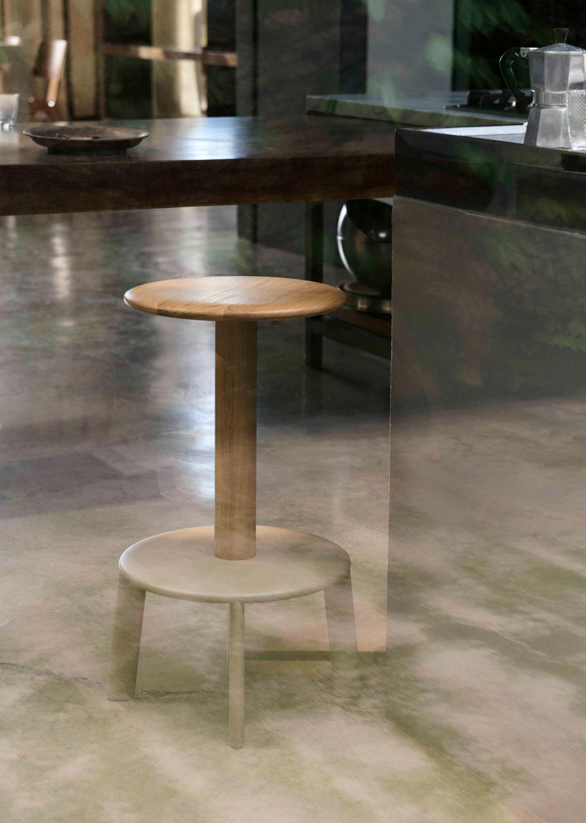 MASSIF Stool in black lacquered oak with a steel base