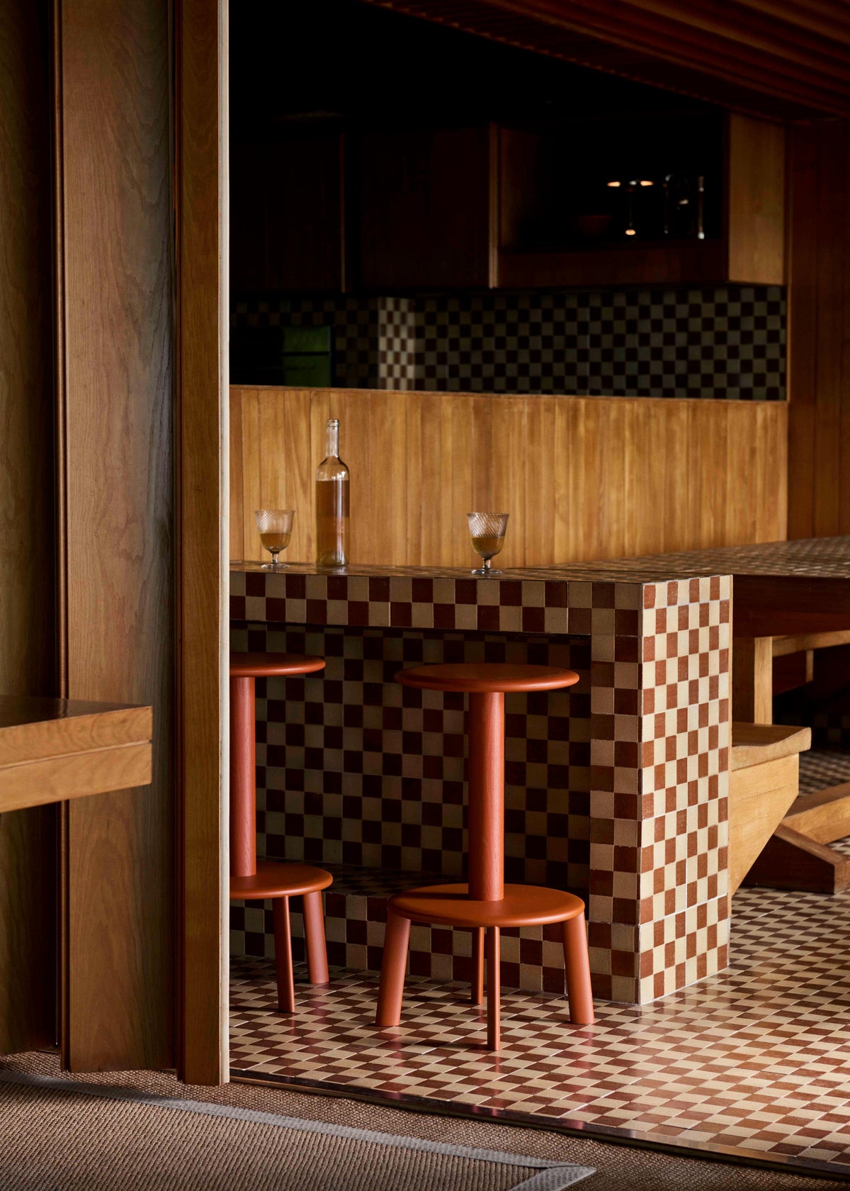 MASSIF Stool in black lacquered oak with a steel base