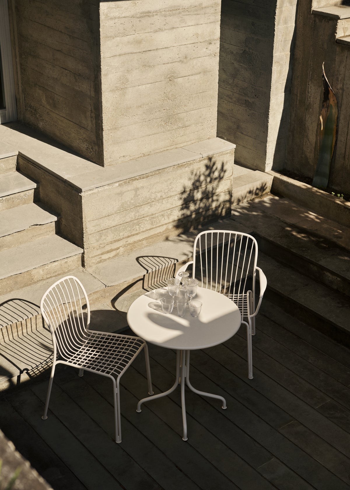 Round outdoor table THORVALD SC96 black