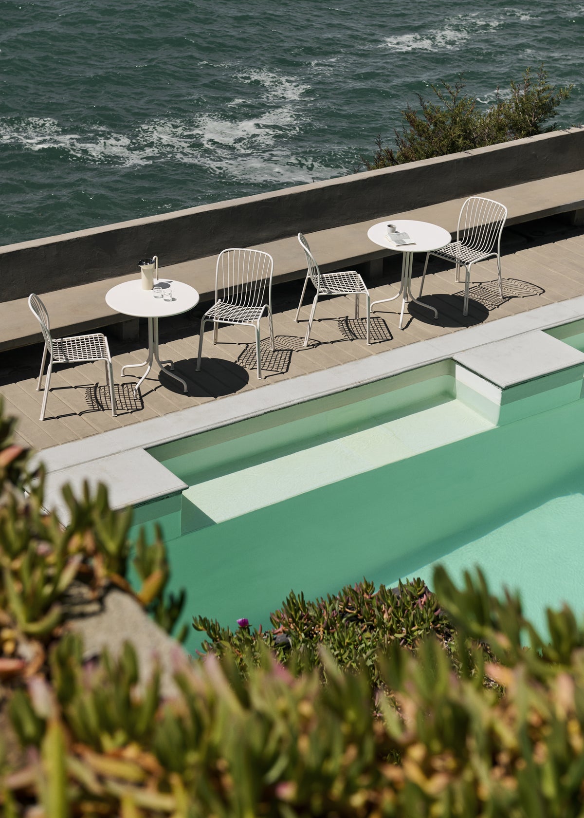 Round outdoor table THORVALD SC96 black