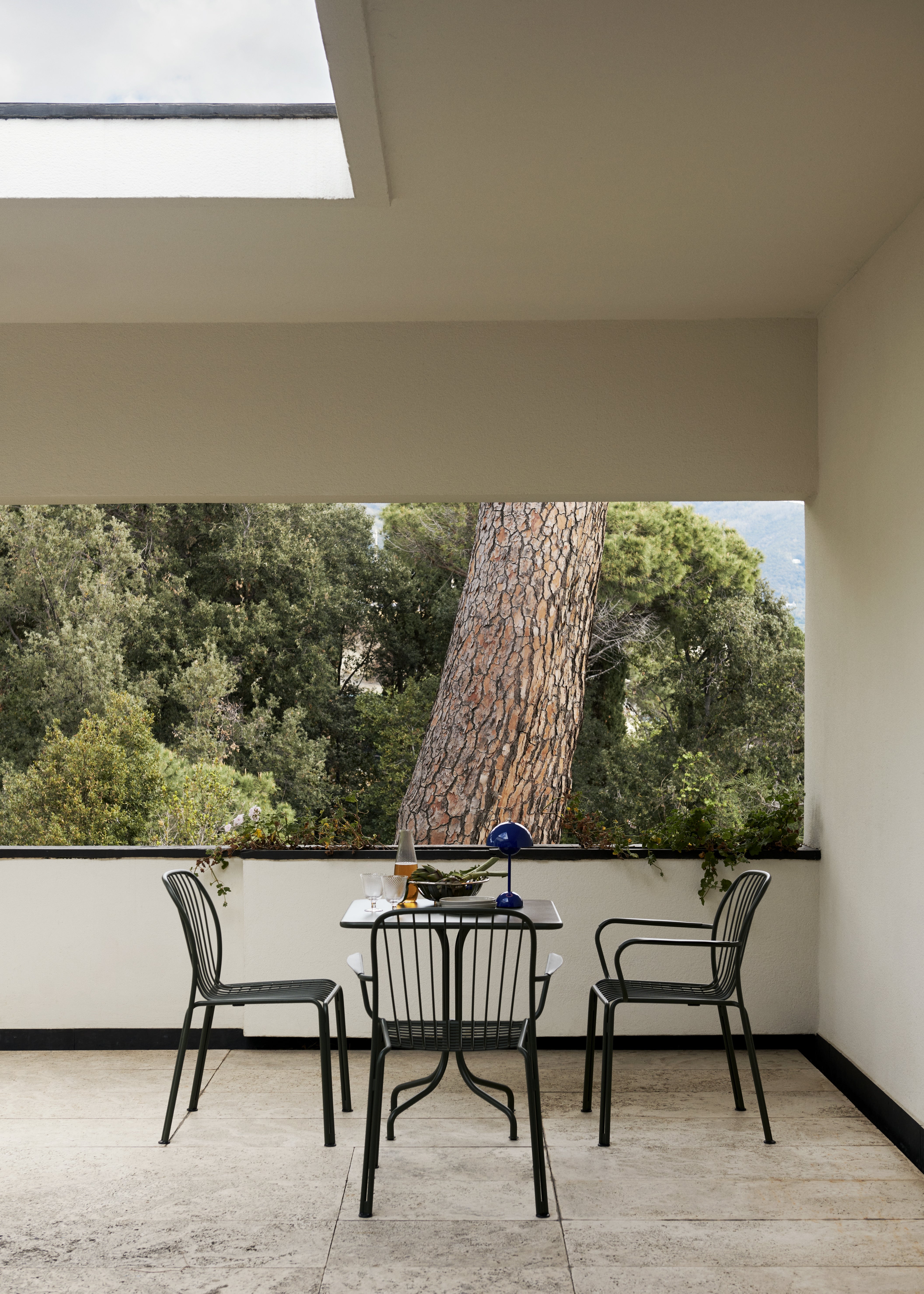 THORVALD SC97 outdoor table ivory