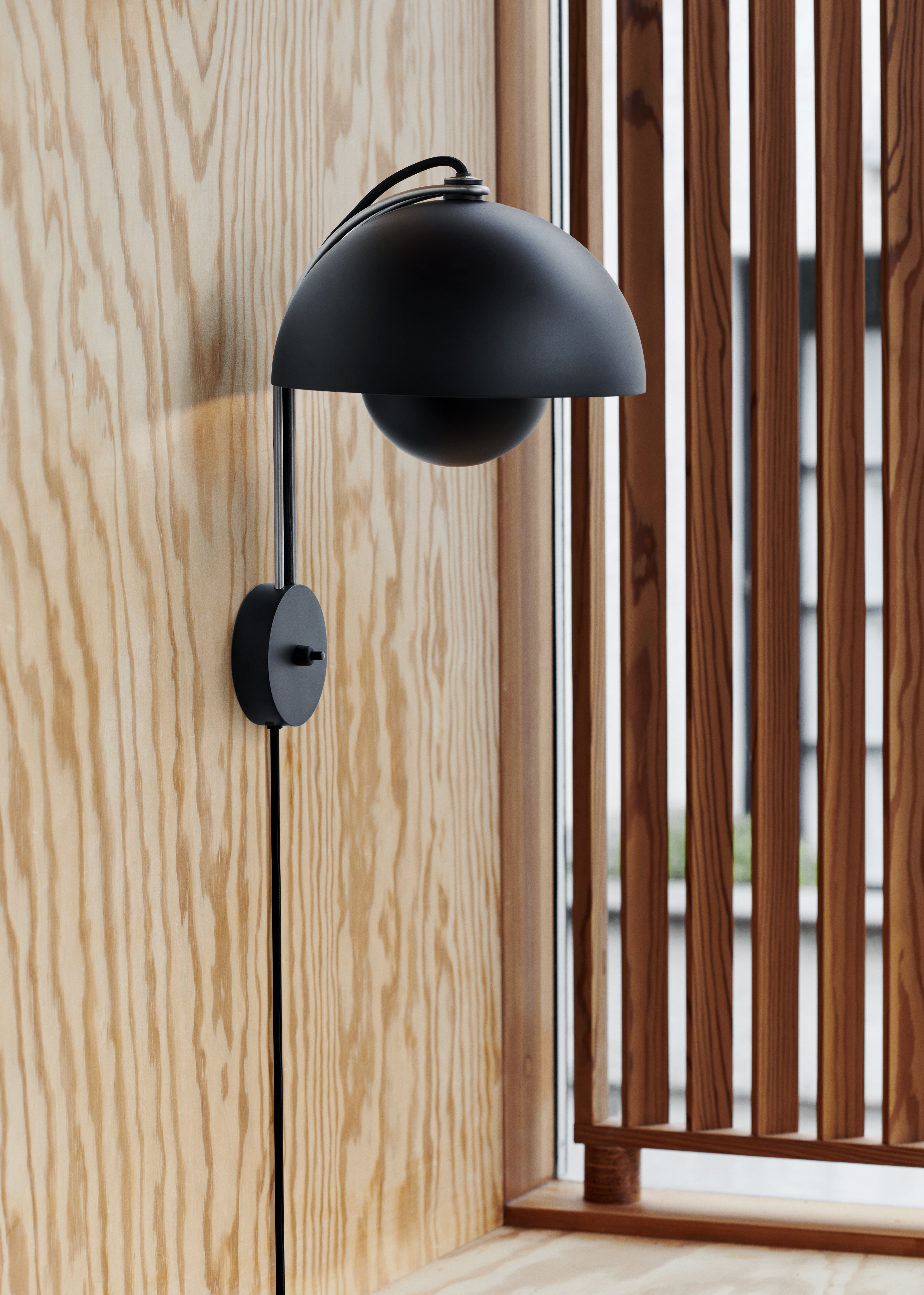 FLOWERPOT VP8 Wall Lamp in Matte Black