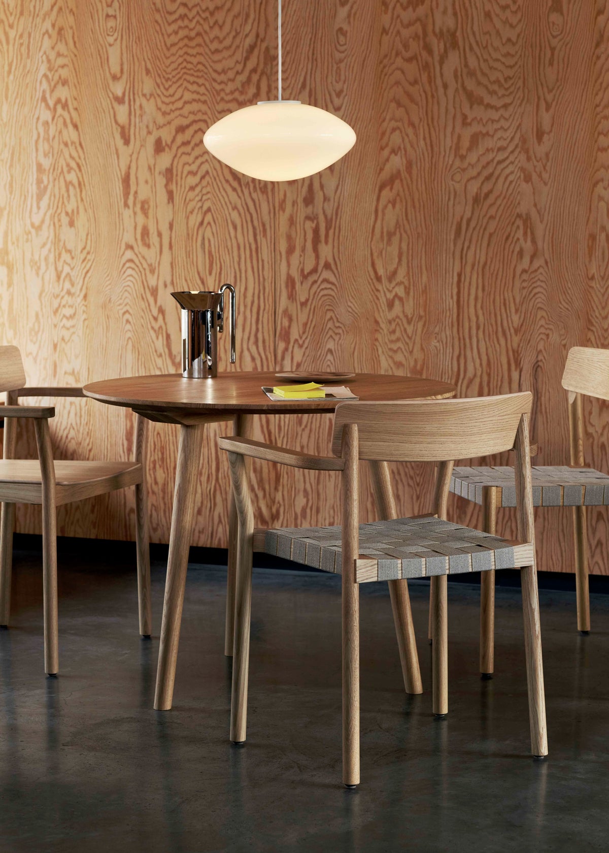 BETTY TK10 Armchair with Armrests, Lacquered Oak