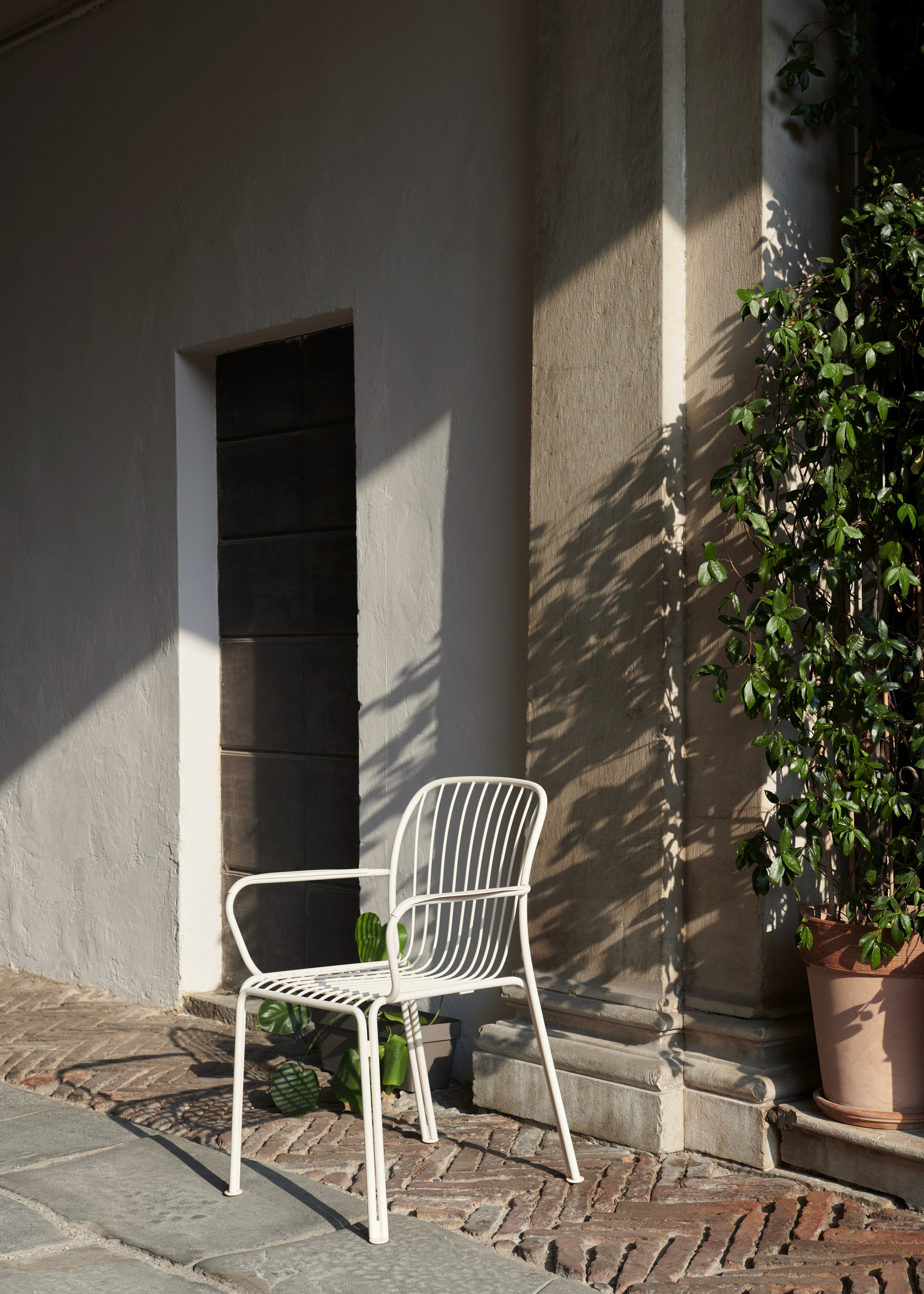 THORVALD SC95 Ivory Outdoor Armchair