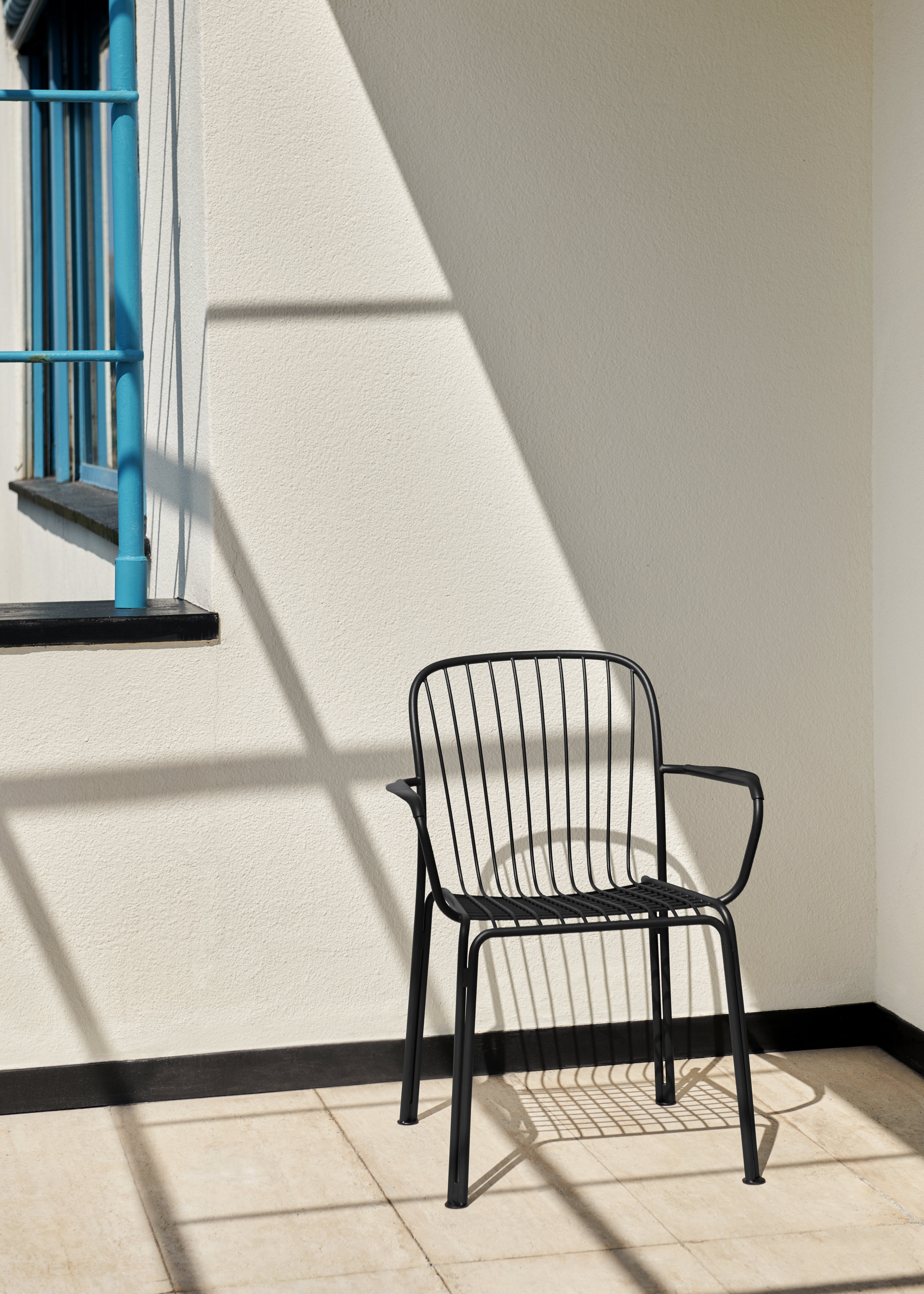 THORVALD SC95 Black Outdoor Armchair