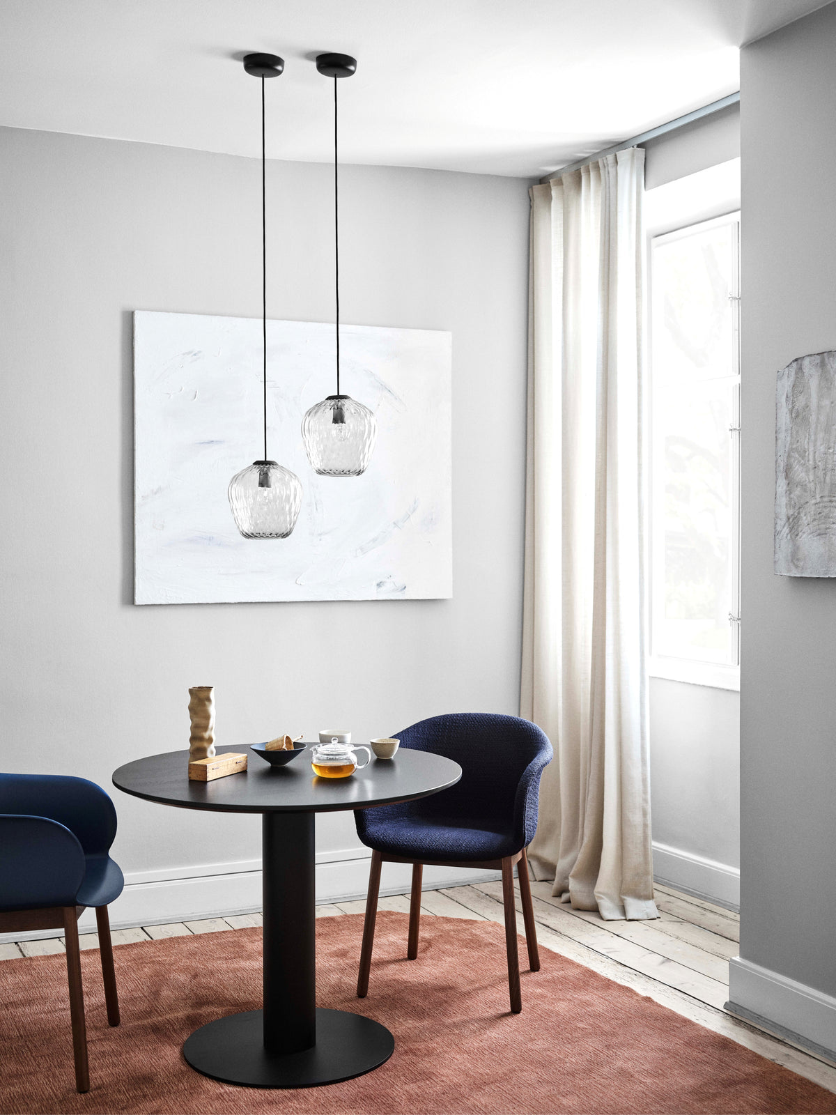 ELEFY JH31 upholstered chair with an oak base