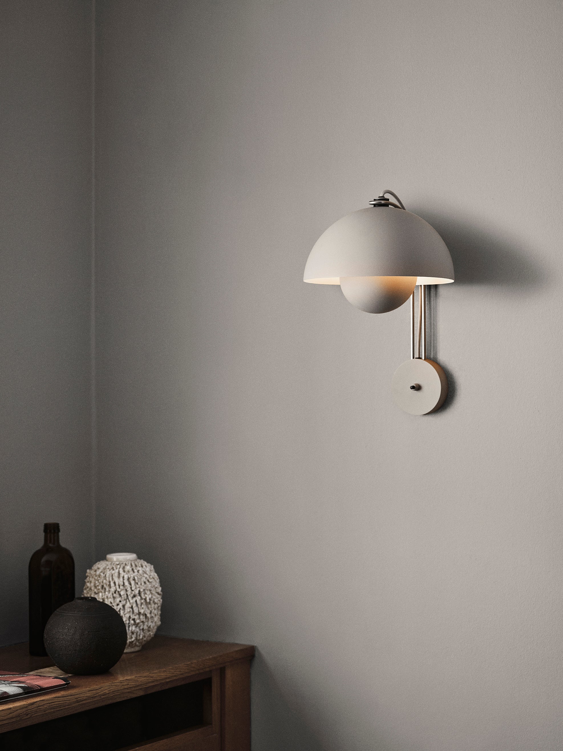 FLOWERPOT VP8 Wall Lamp in Matte Black