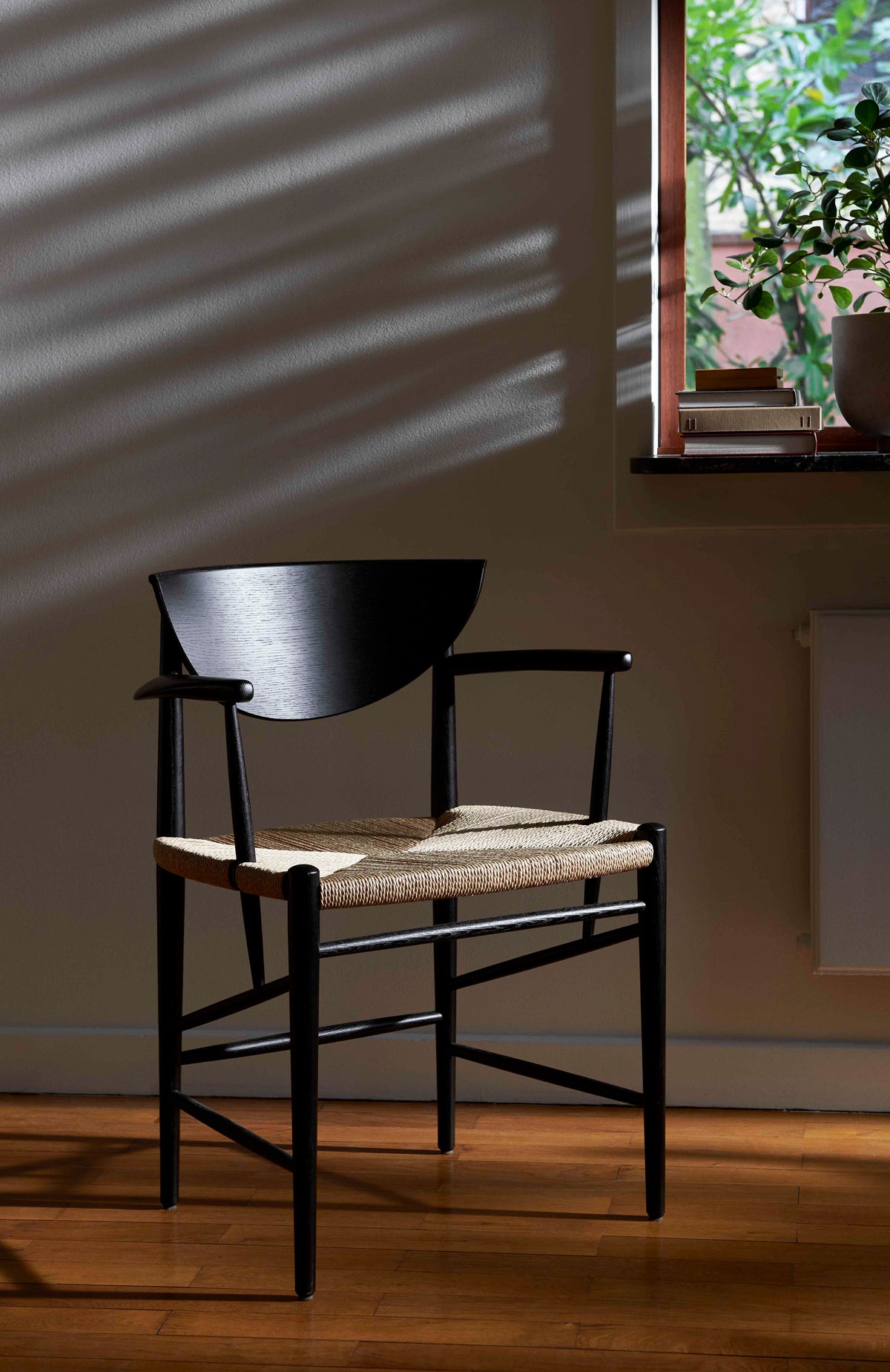 DRAWN HM4 Armchair in Black Lacquered Oak with Woven Seat
