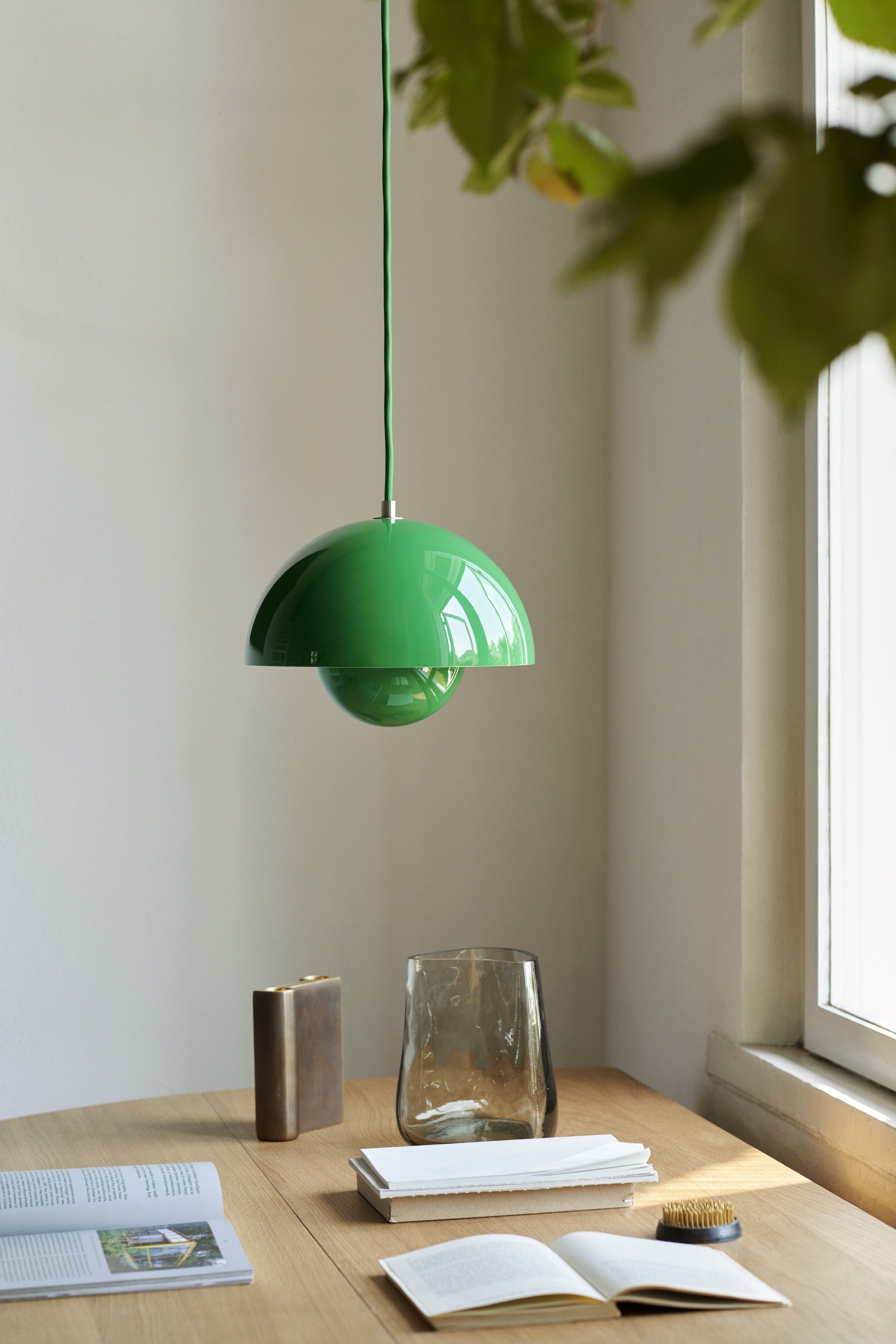FLOWERPOT pendant lamp in vibrant green