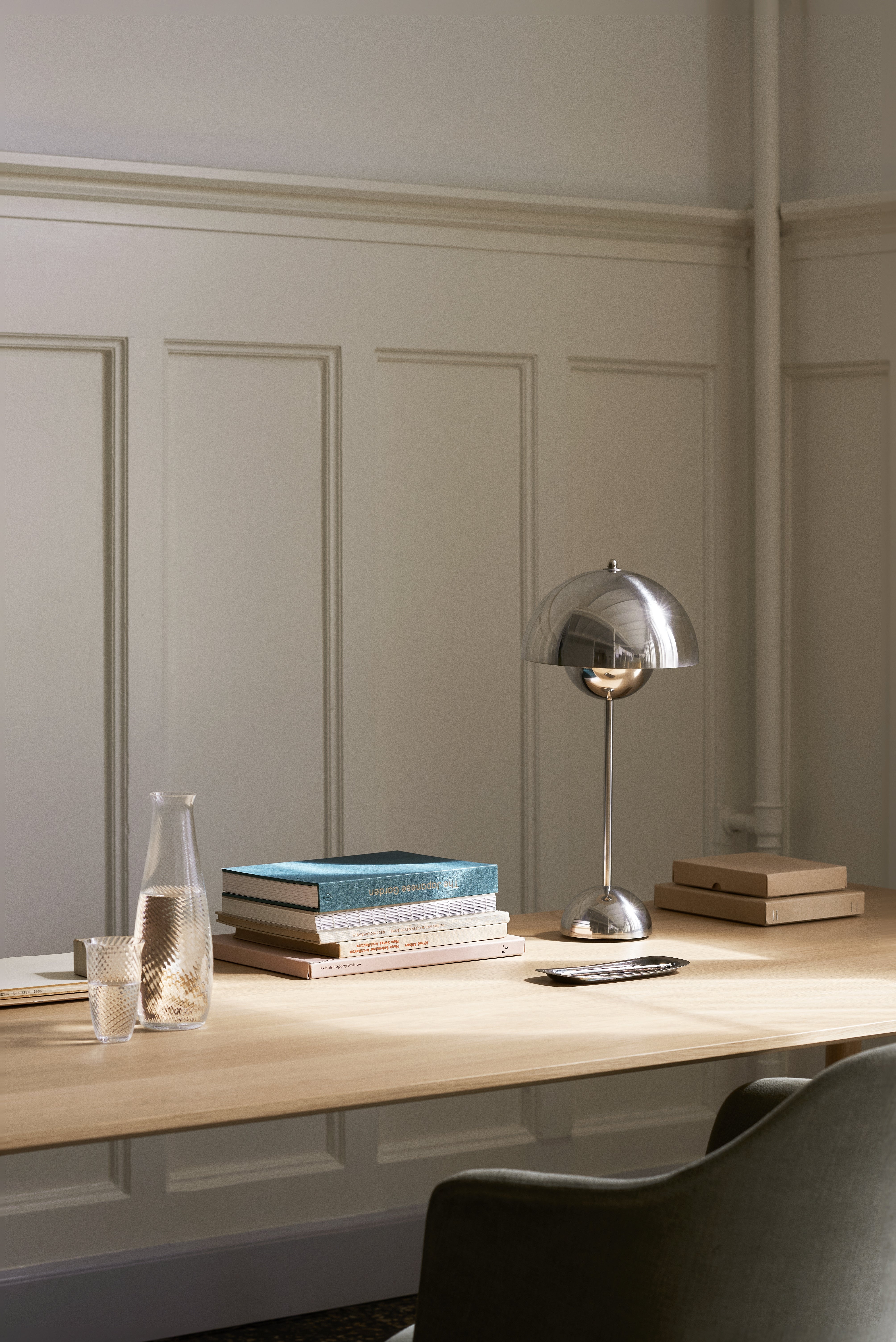 FLOWERPOT VP3 Table Lamp in Chrome