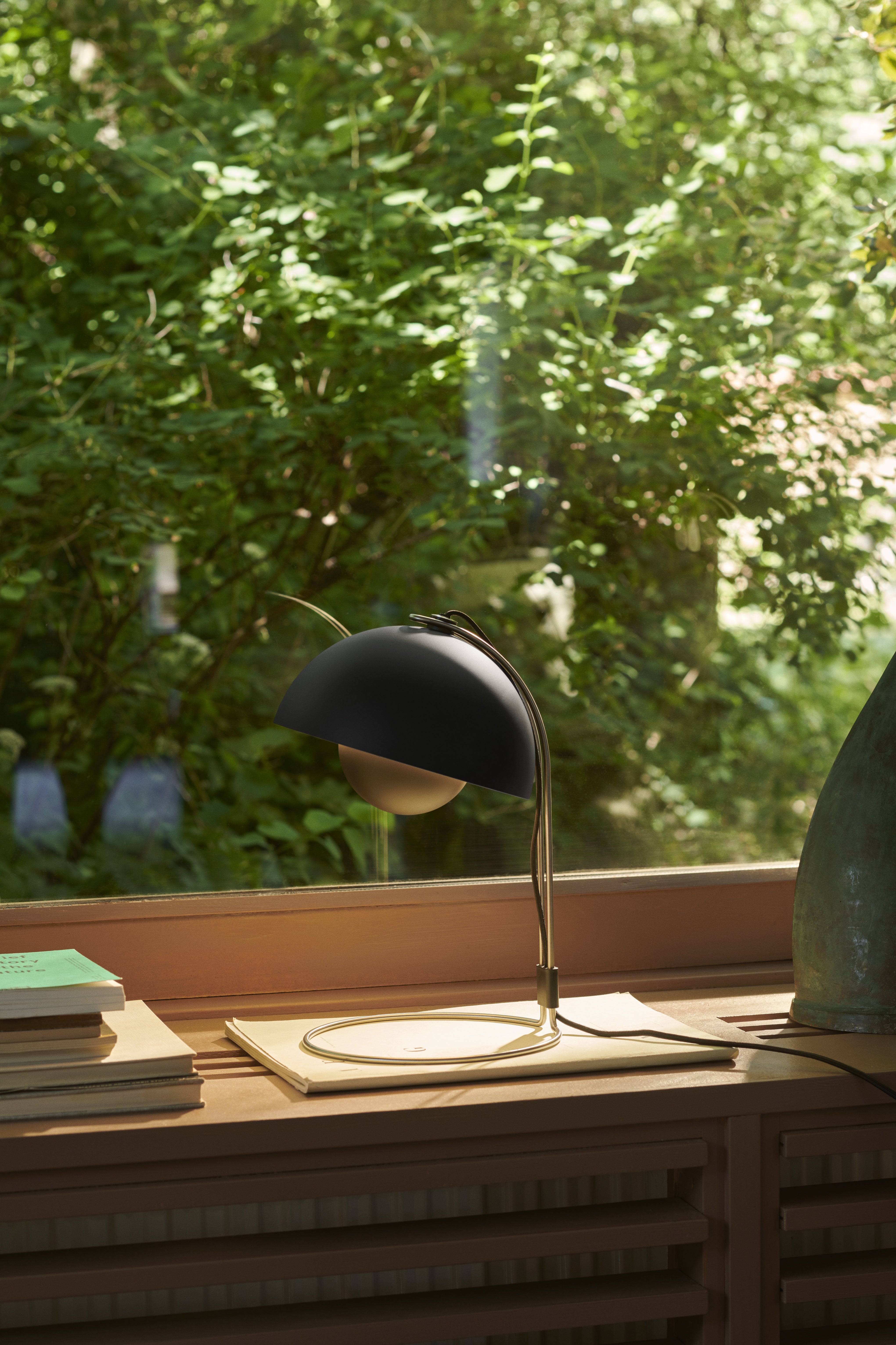 Lampa stołowa FLOWERPOT VP4 matowy czarny