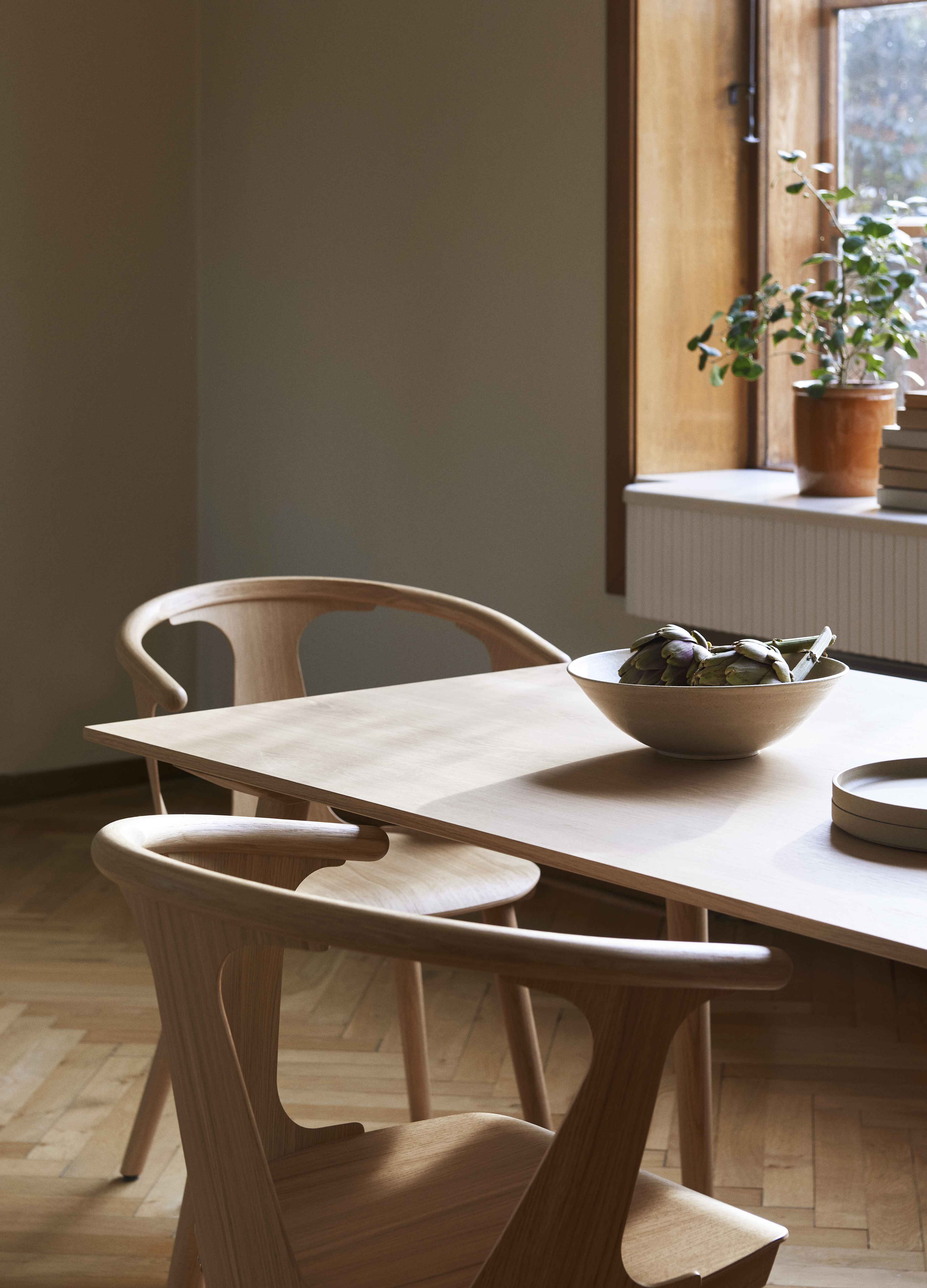 IN BETWEEN Table lacquered oak