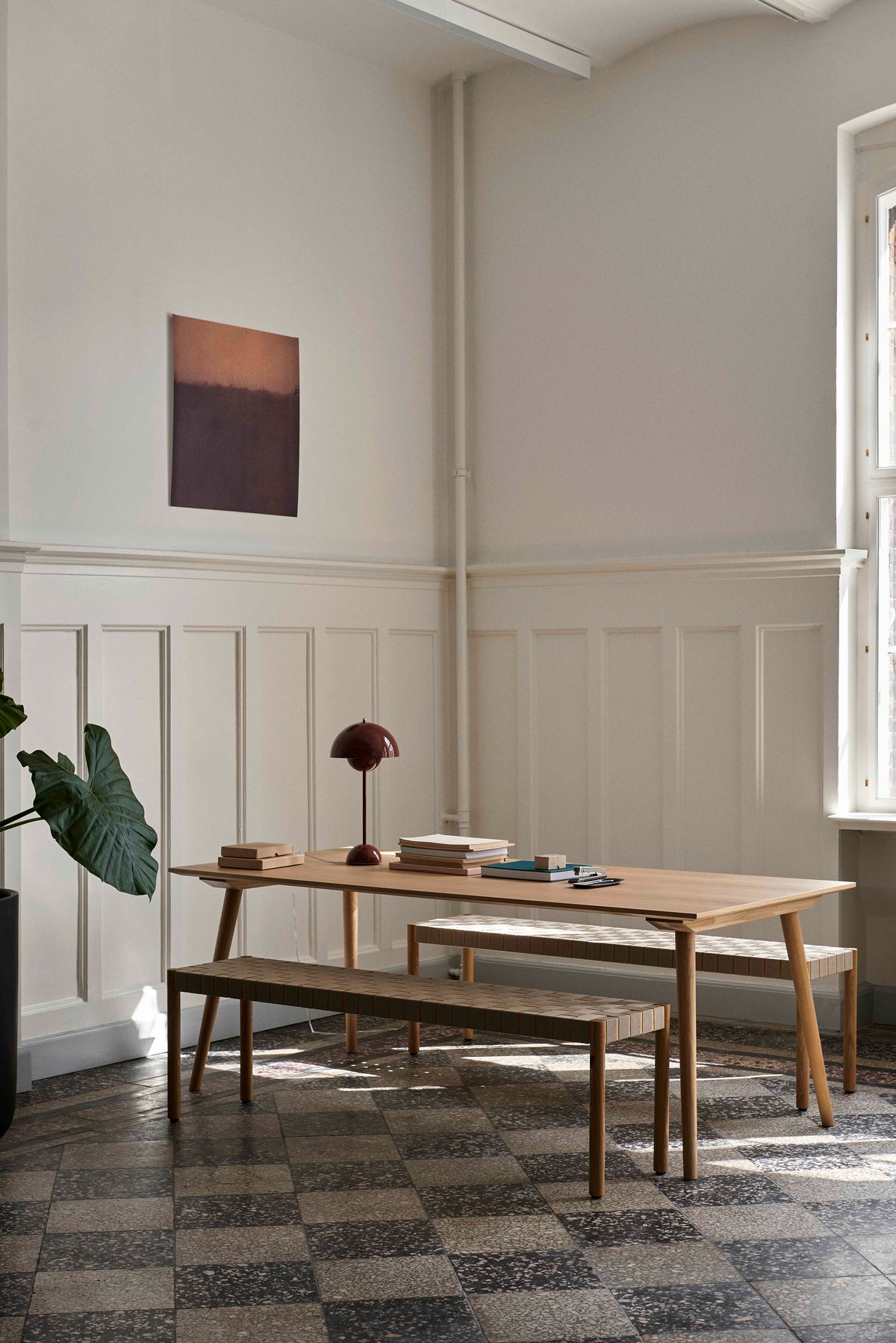 IN BETWEEN Table lacquered oak