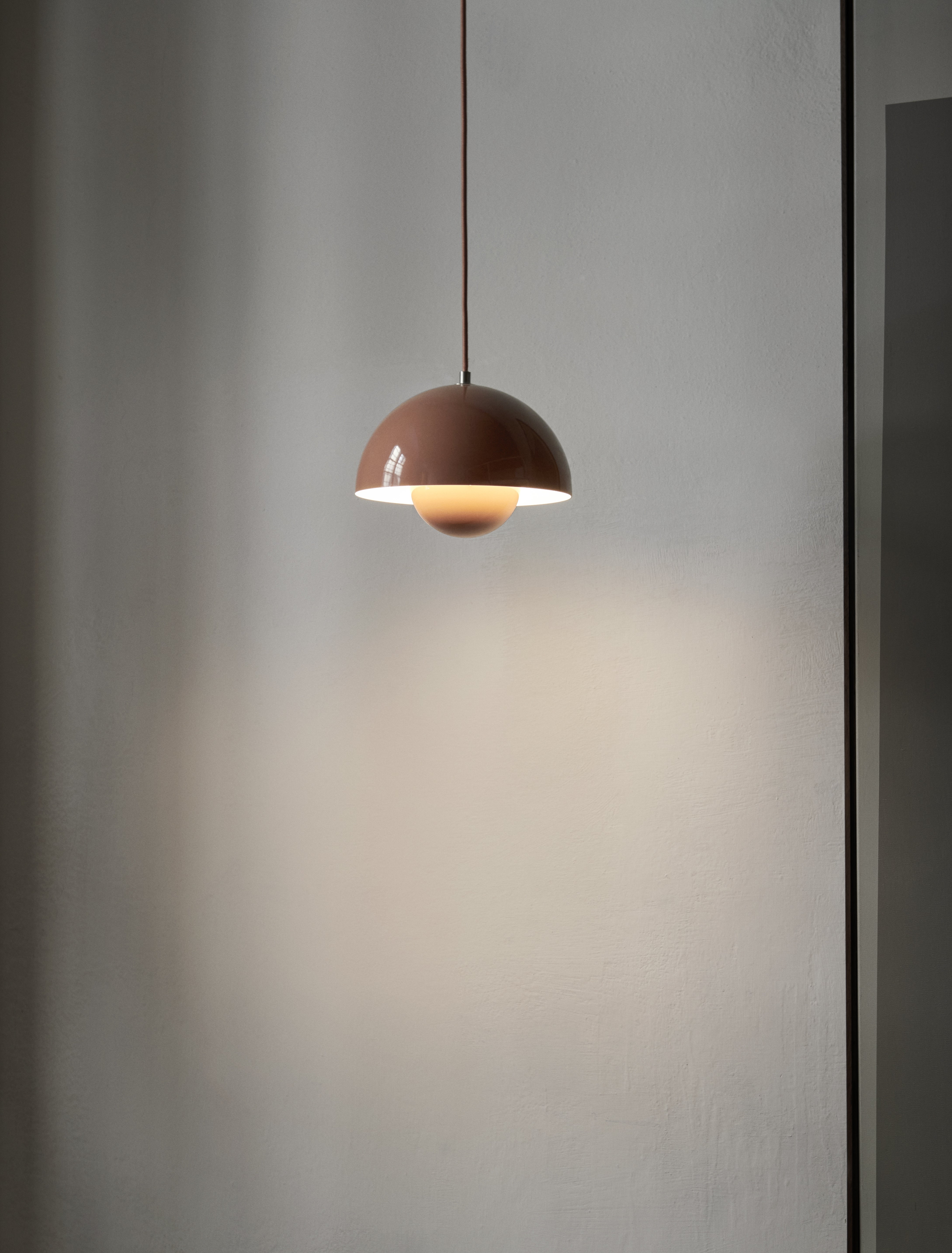 FLOWERPOT hanging lamp in wine red