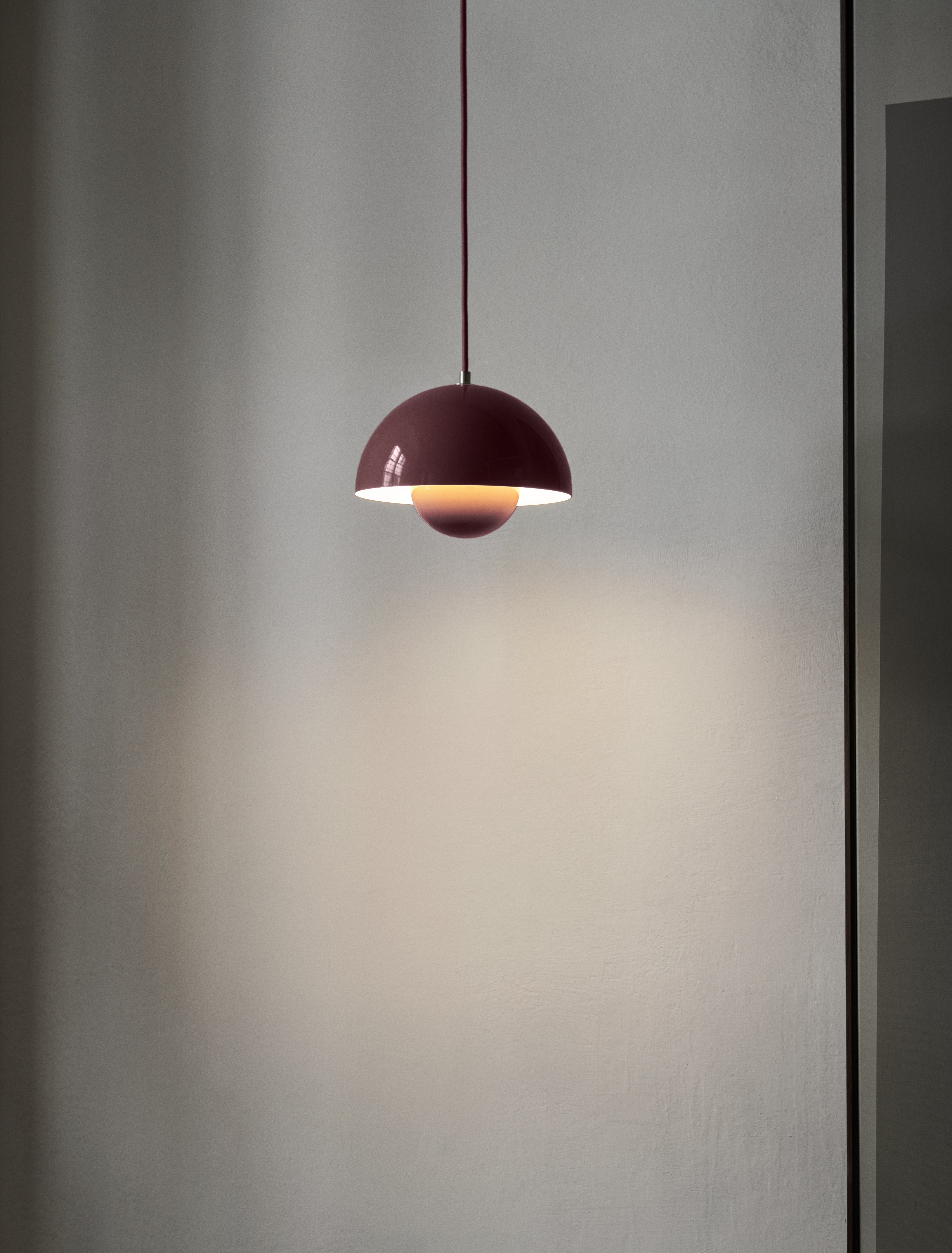 FLOWERPOT pendant lamp in fuchsia