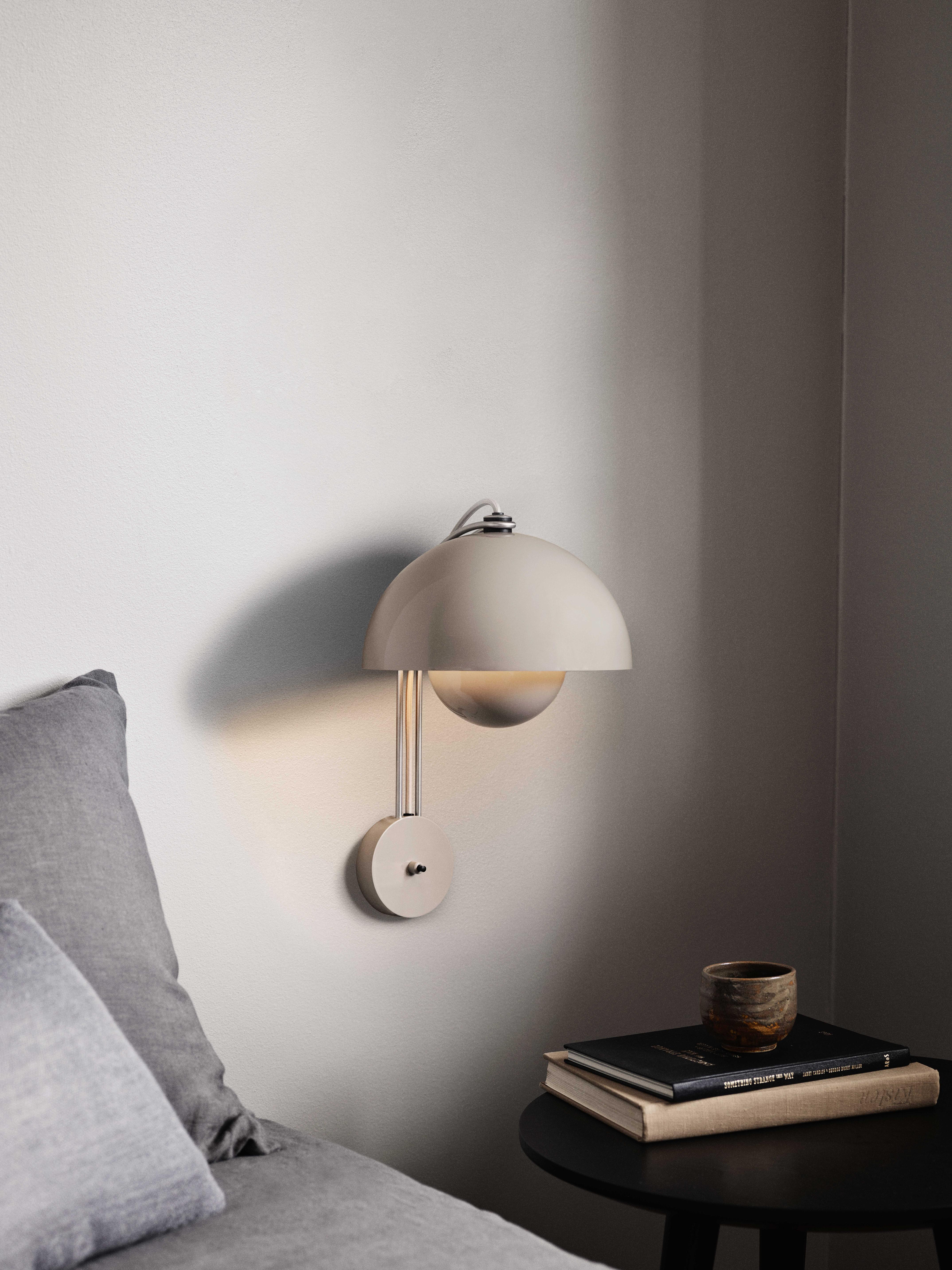FLOWERPOT VP8 Wall Lamp in Matte Black