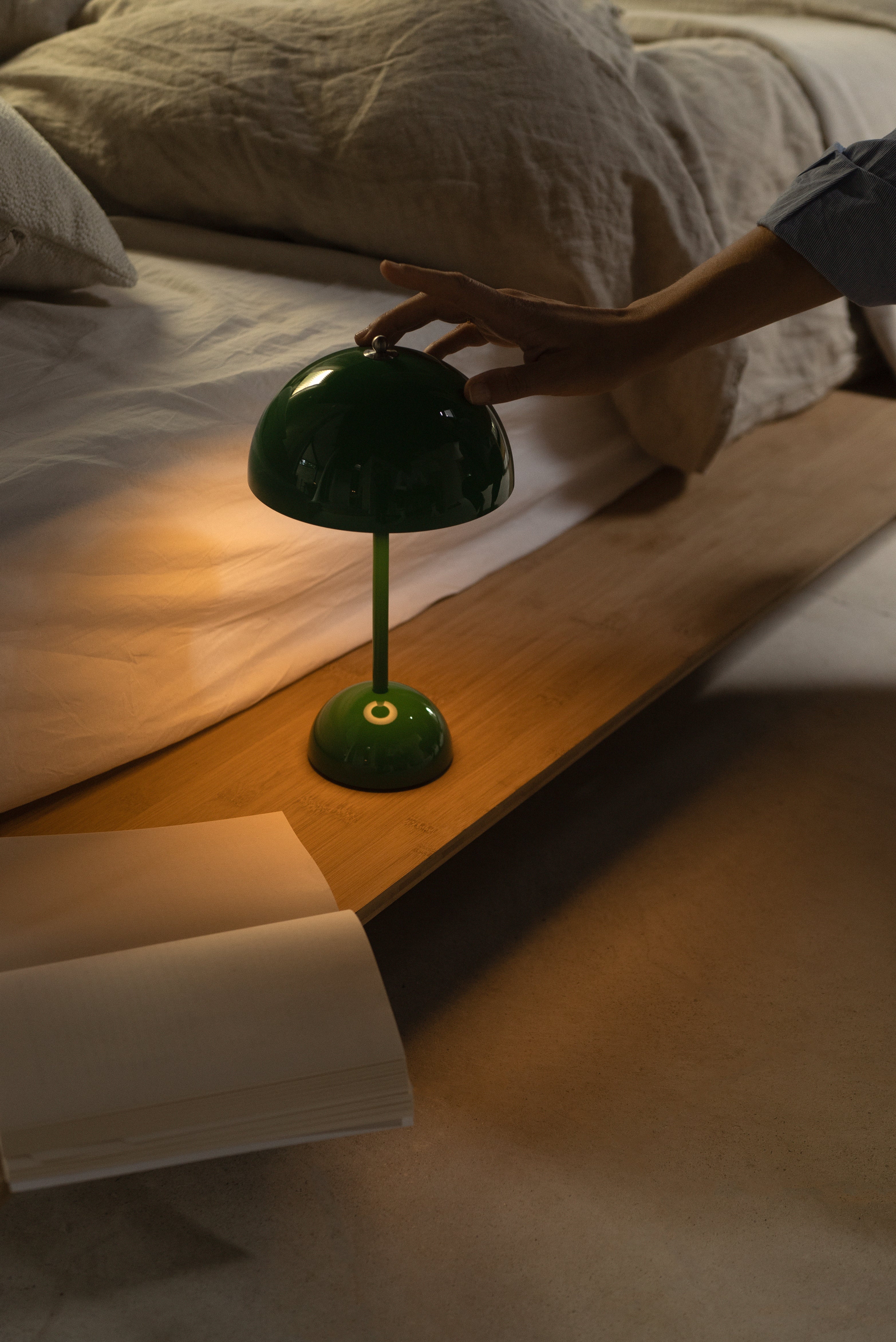 FLOWERPOT VP9 Portable Lamp in Vibrant Green