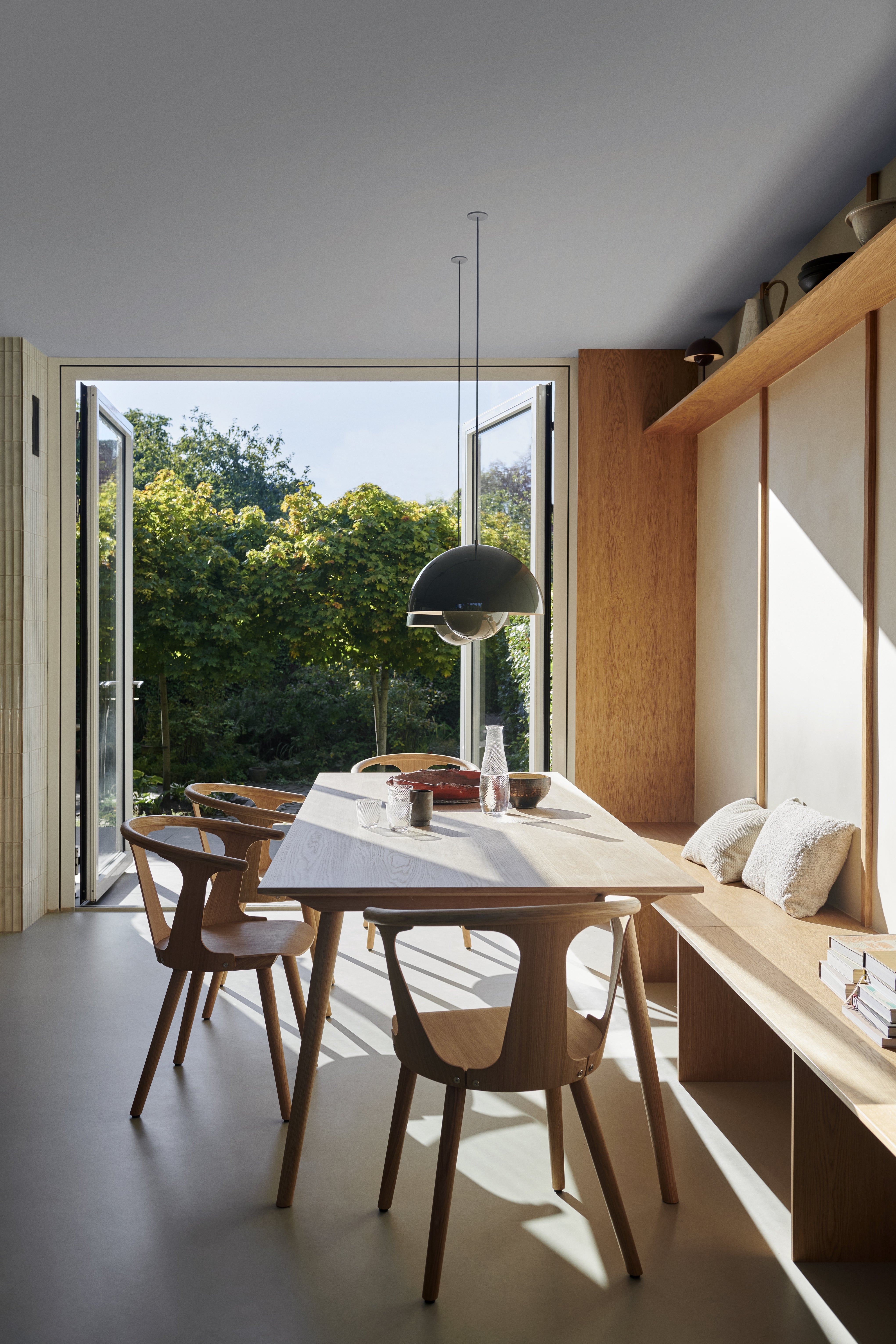 FLOWERPOT cobalt pendant lamp
