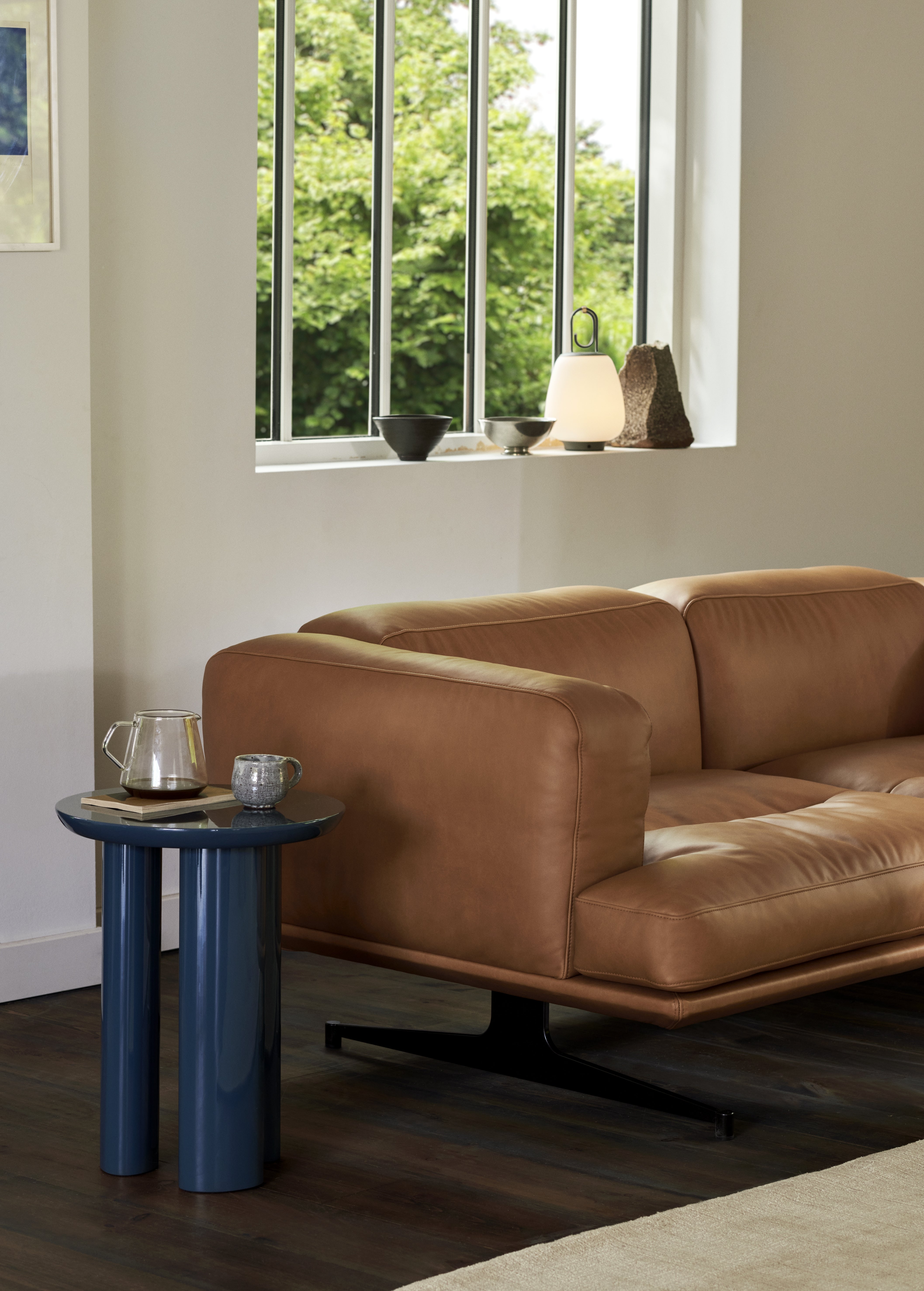 TUNG JA3 Blue Steel Side Table