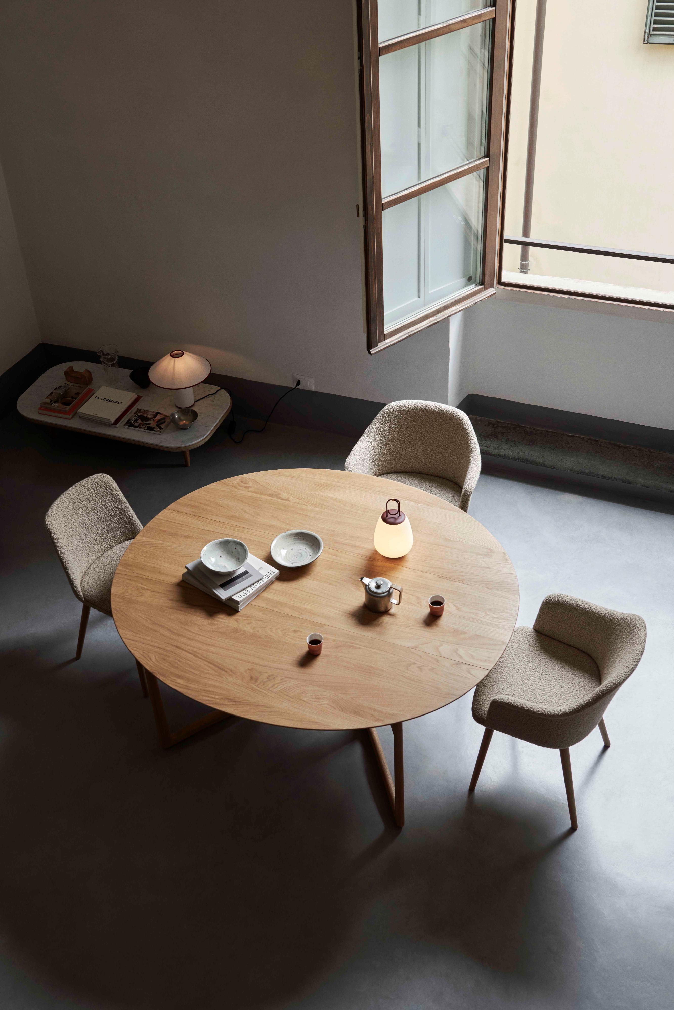 RELY HW71 Chair in Red-Brown with Oak Base