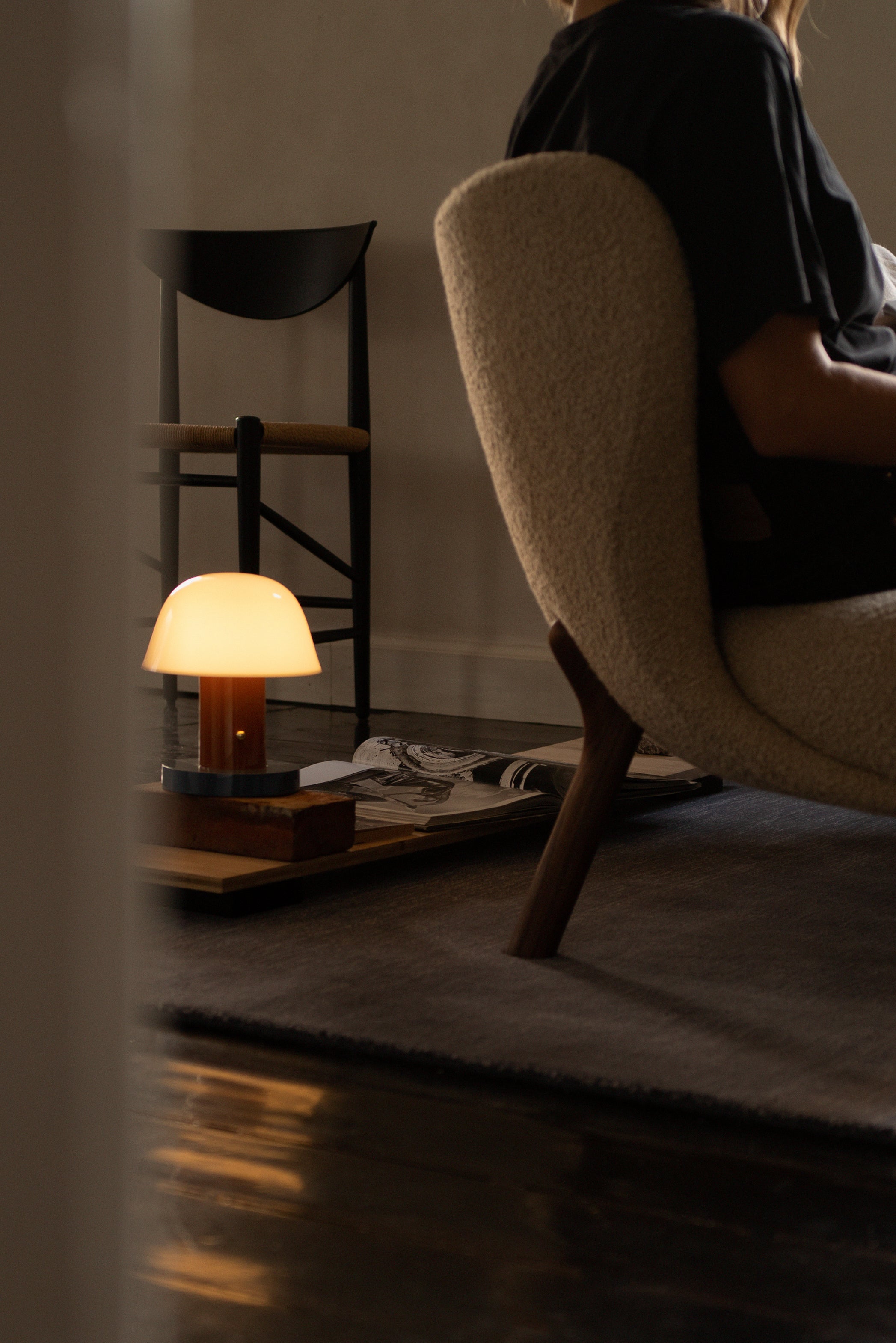 Portable lamp SETAGO JH27 with a cream shade and an orange-blue base.