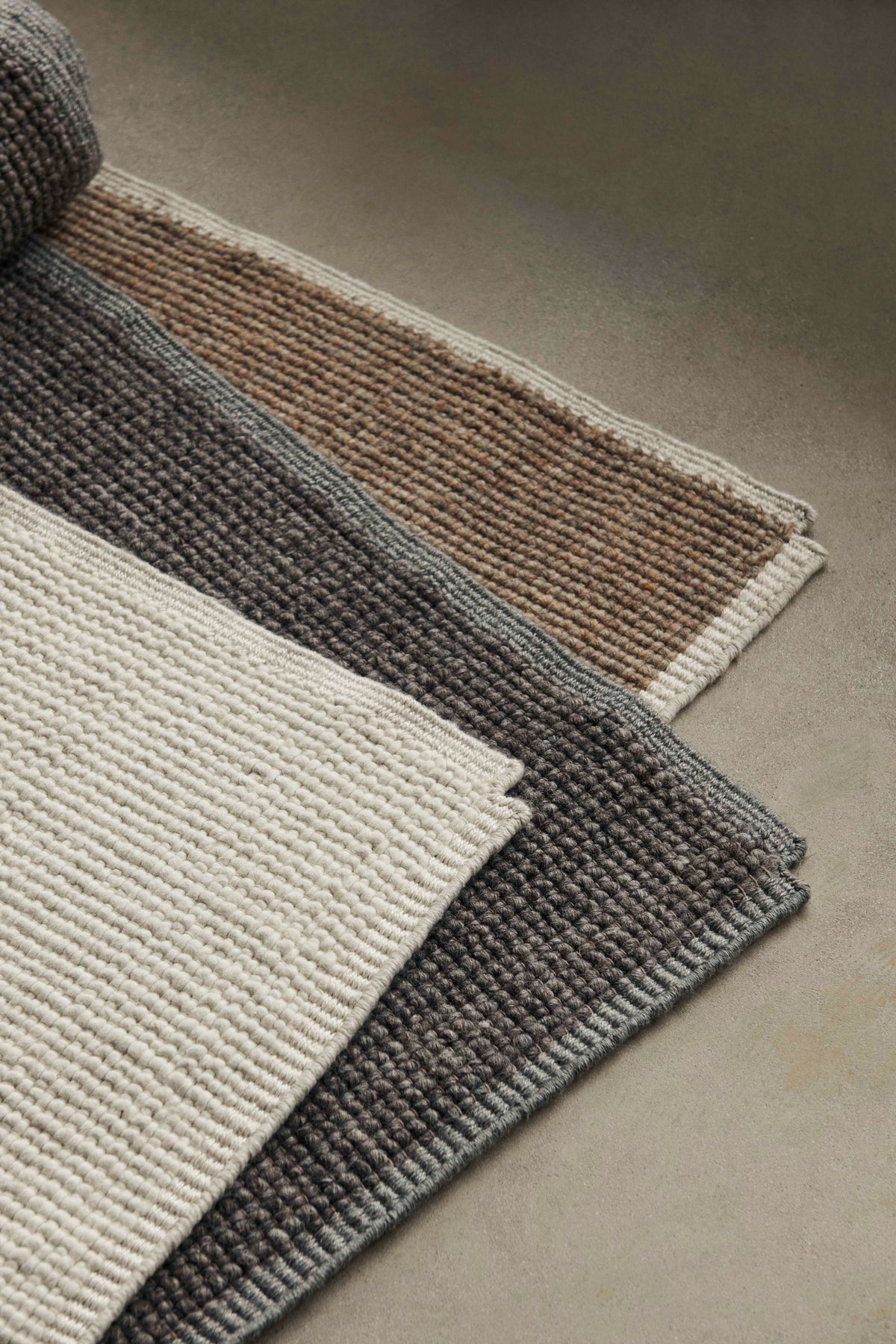 COLLECT Gray-Brown Rug