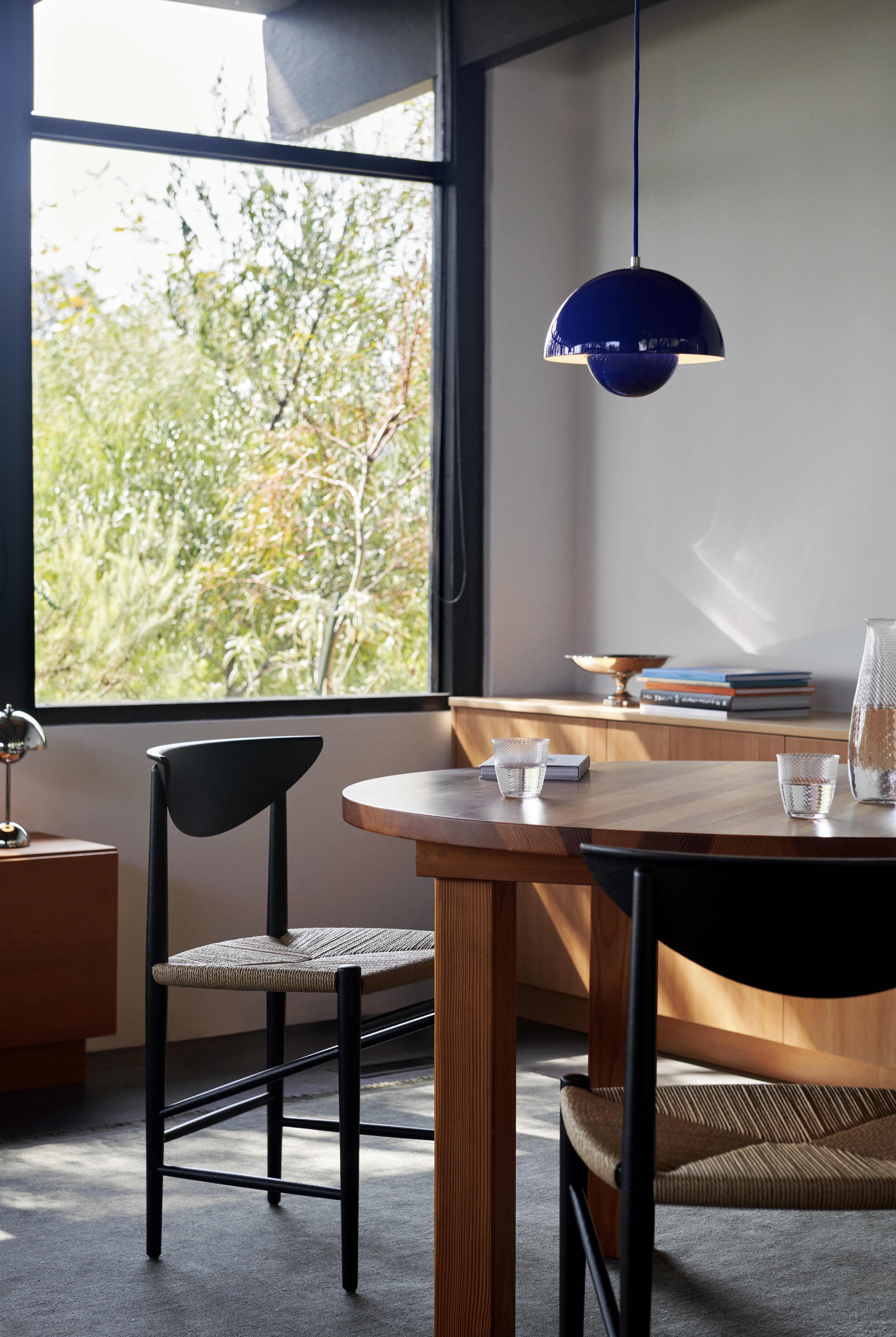 FLOWERPOT cobalt pendant lamp