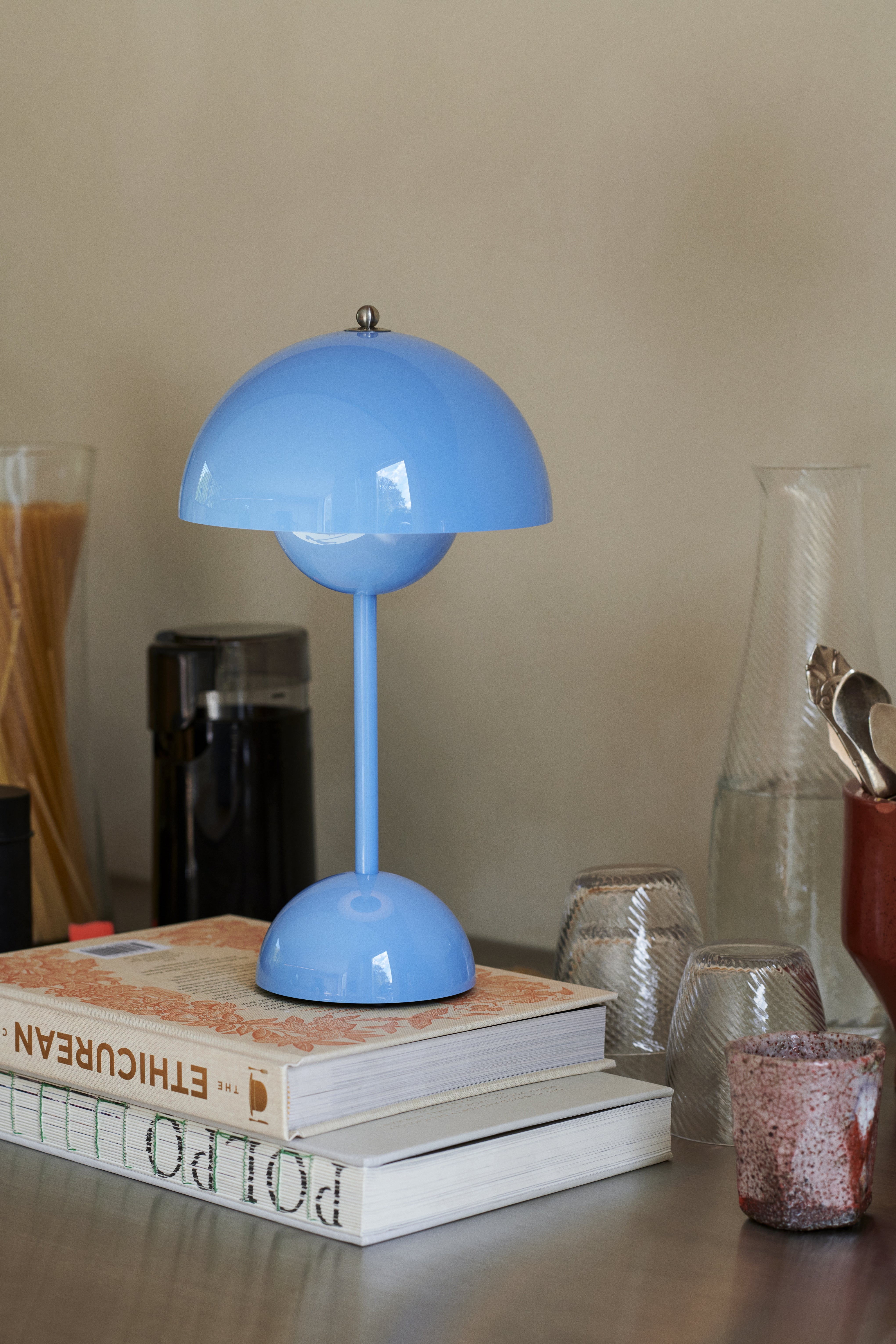 FLOWERPOT VP9 Portable Lamp in Blue