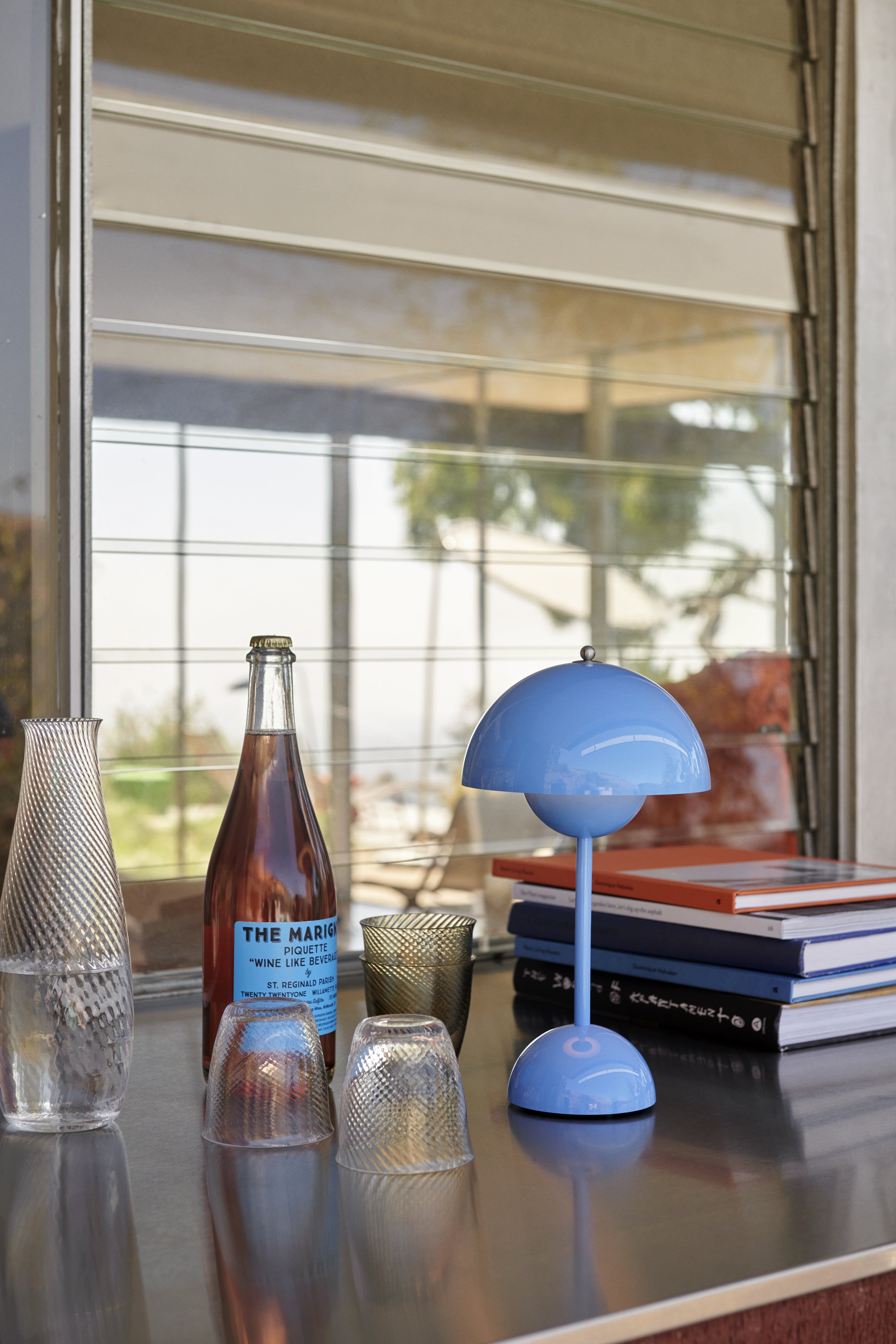 FLOWERPOT VP9 Portable Lamp in Blue