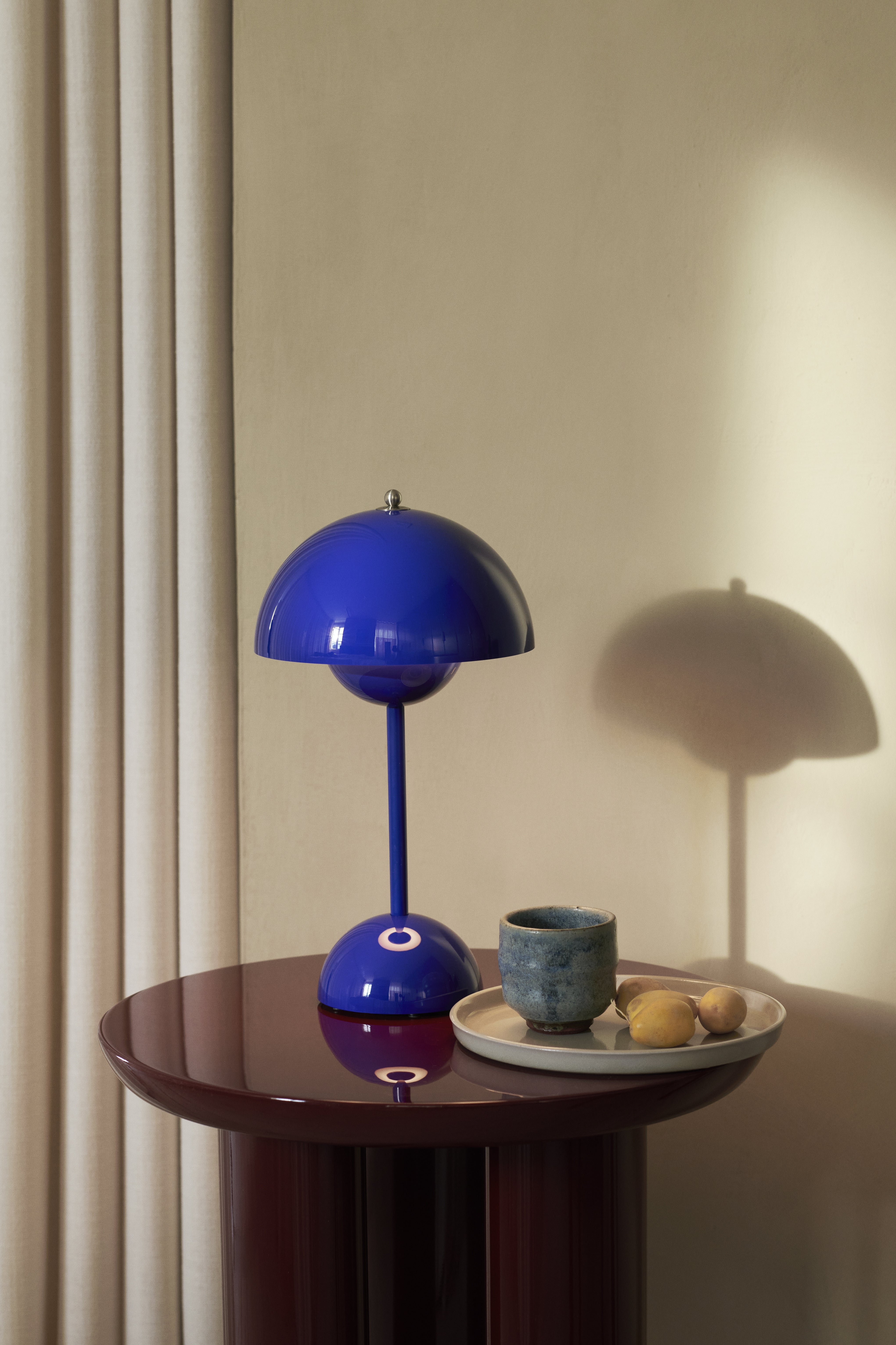 FLOWERPOT VP9 Portable Lamp in Cobalt Blue