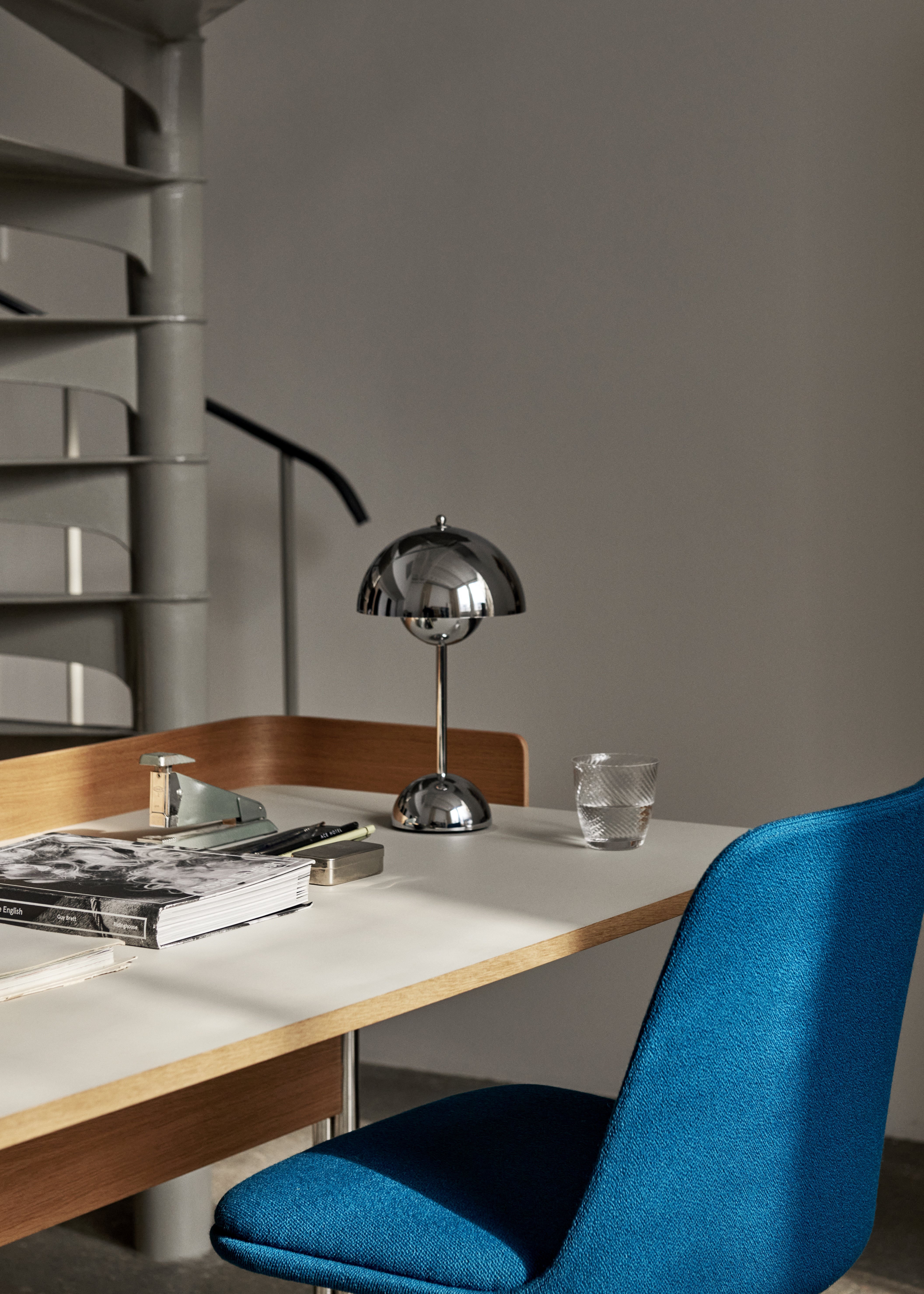FLOWERPOT VP9 Portable Lamp in Chrome
