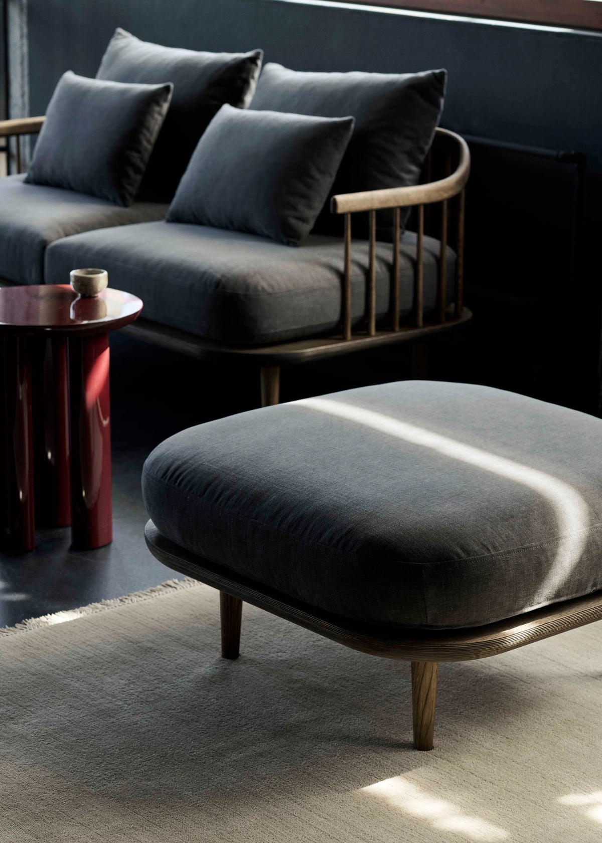 FLY SC9 Ottoman upholstered with smoked oak base