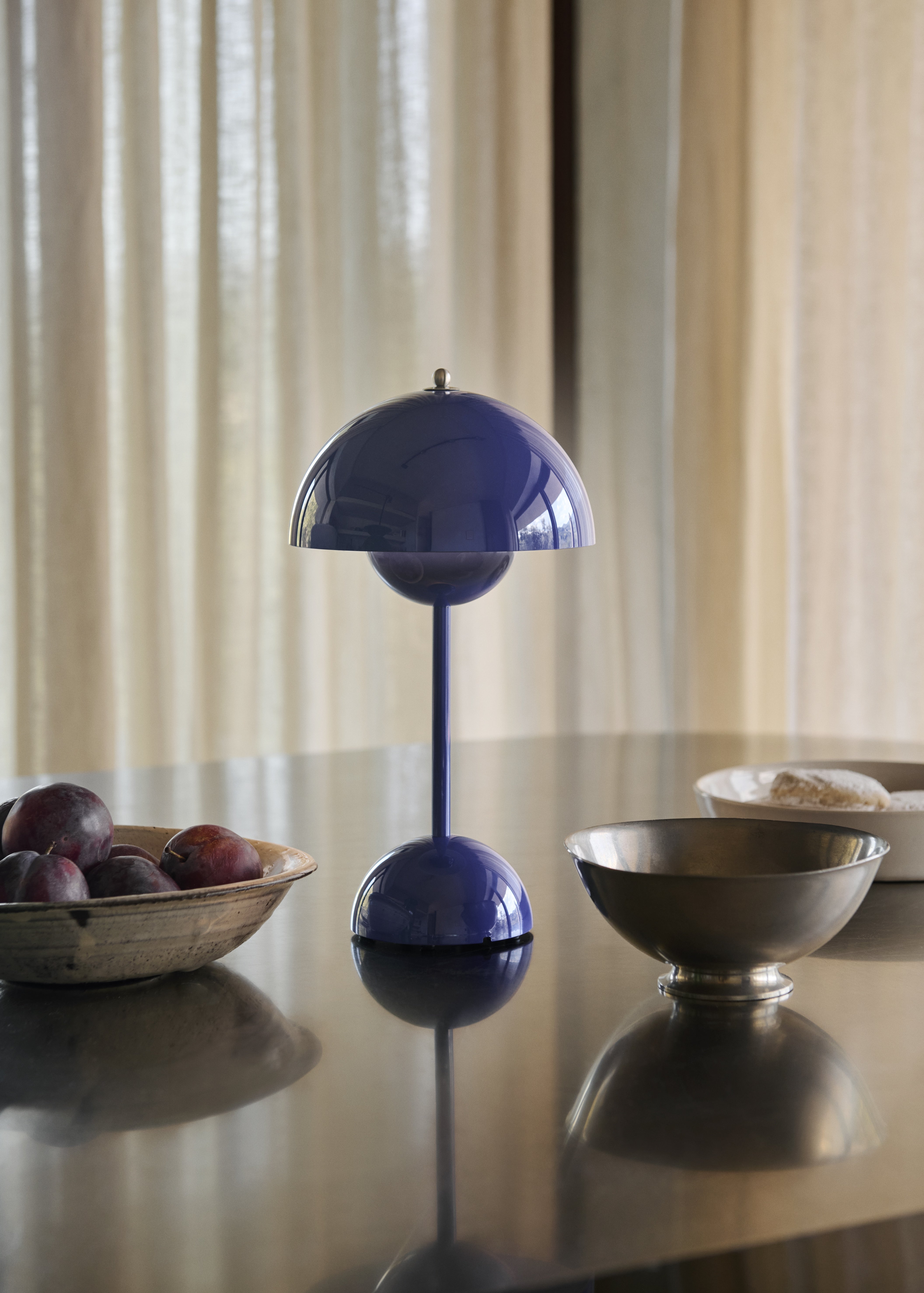 FLOWERPOT VP9 Portable Lamp in Cobalt Blue