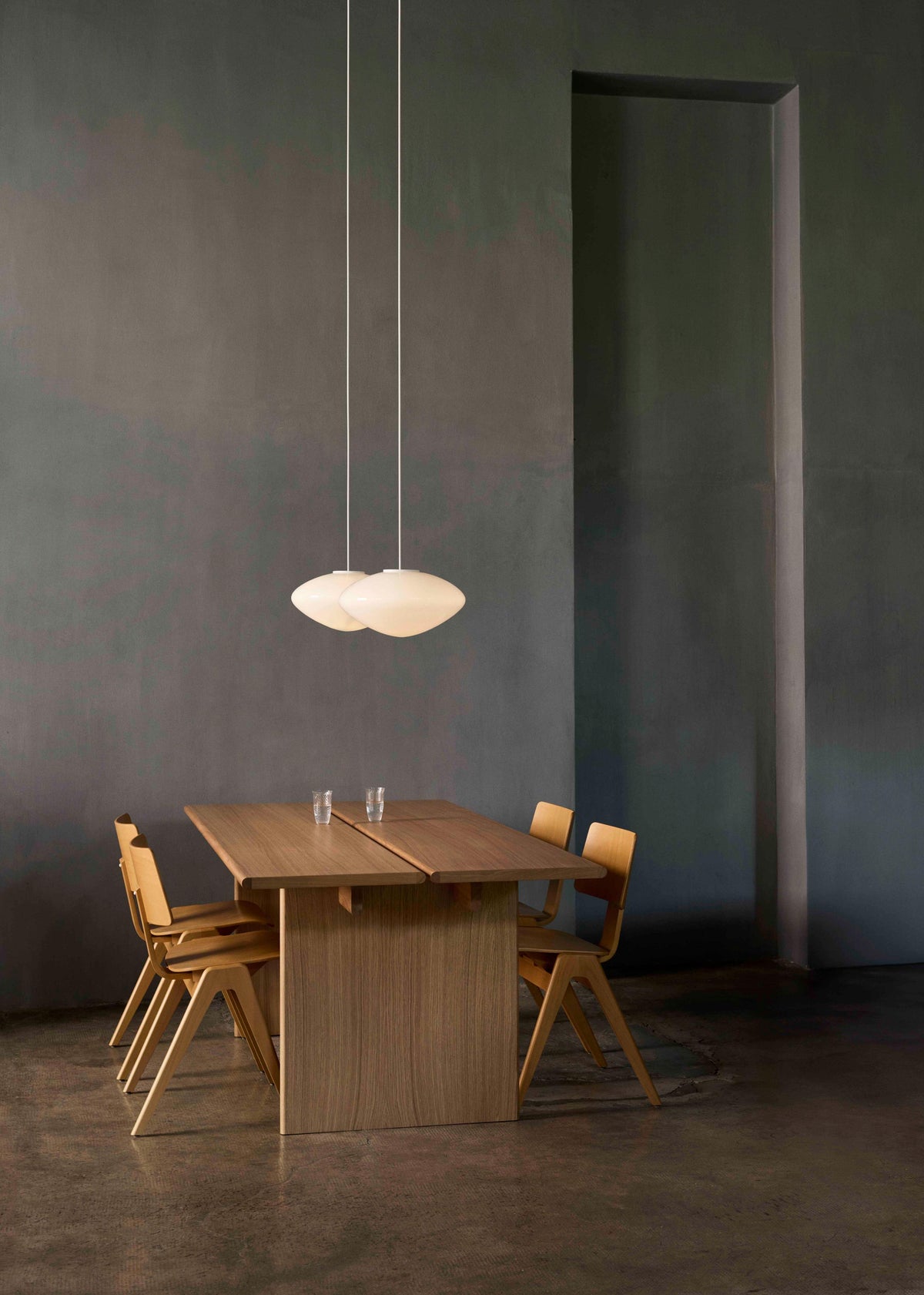 ITA table made of oak wood
