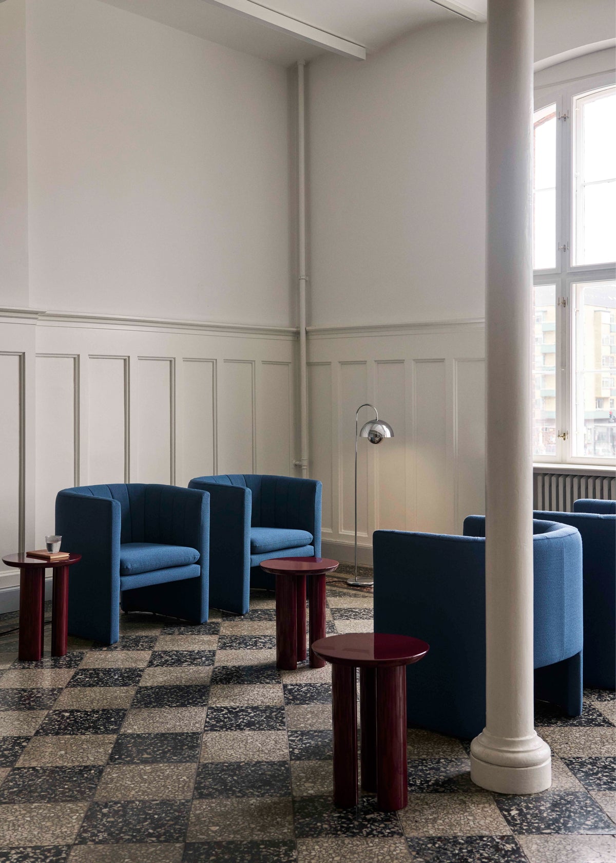 Upholstered Armchair LOAFER SC23