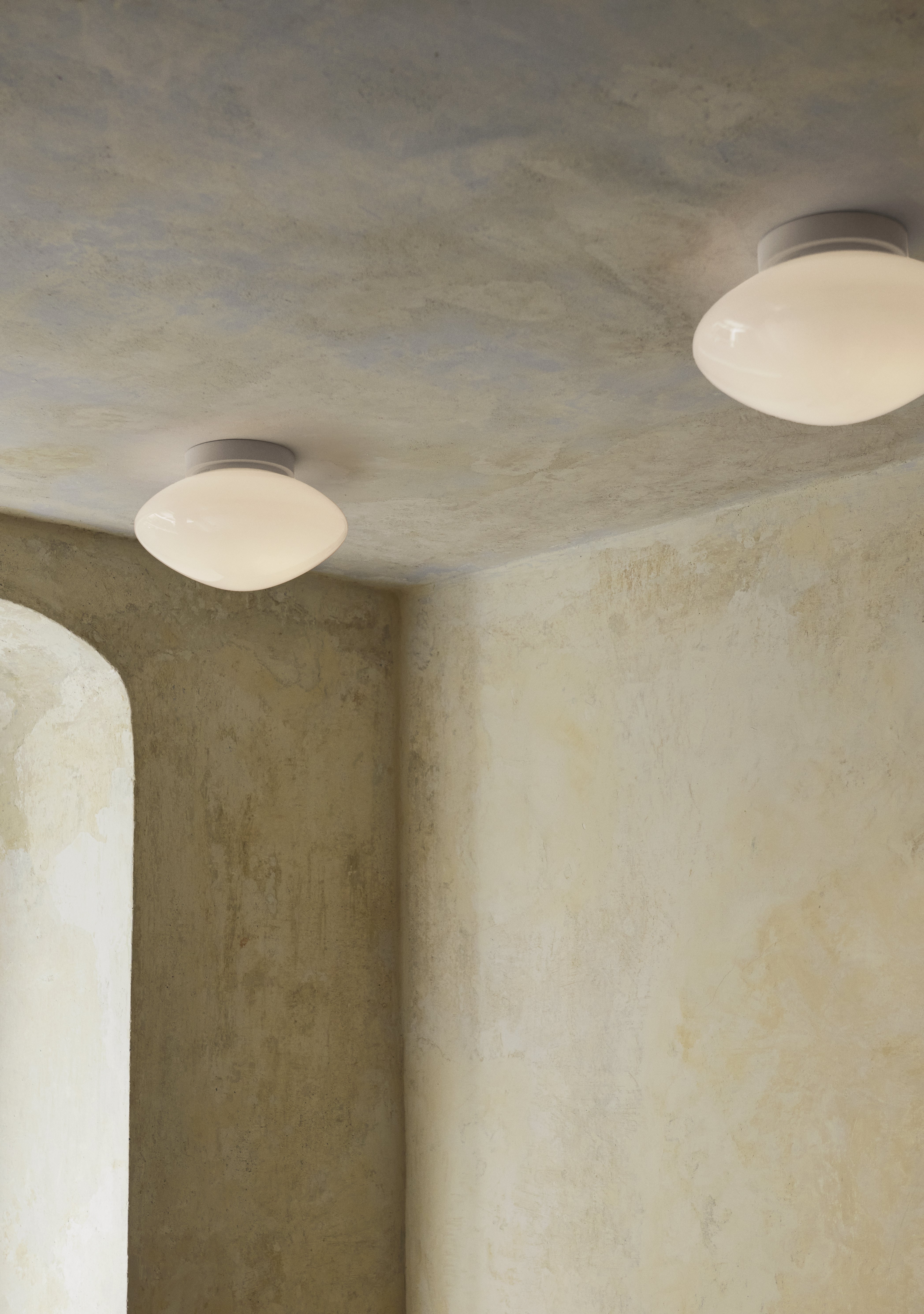 MIST AP22 wall sconce in white