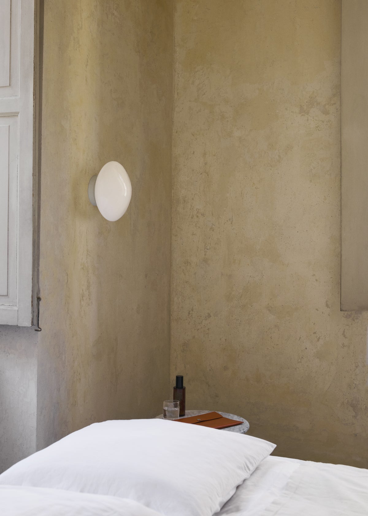 MIST AP22 wall sconce in white