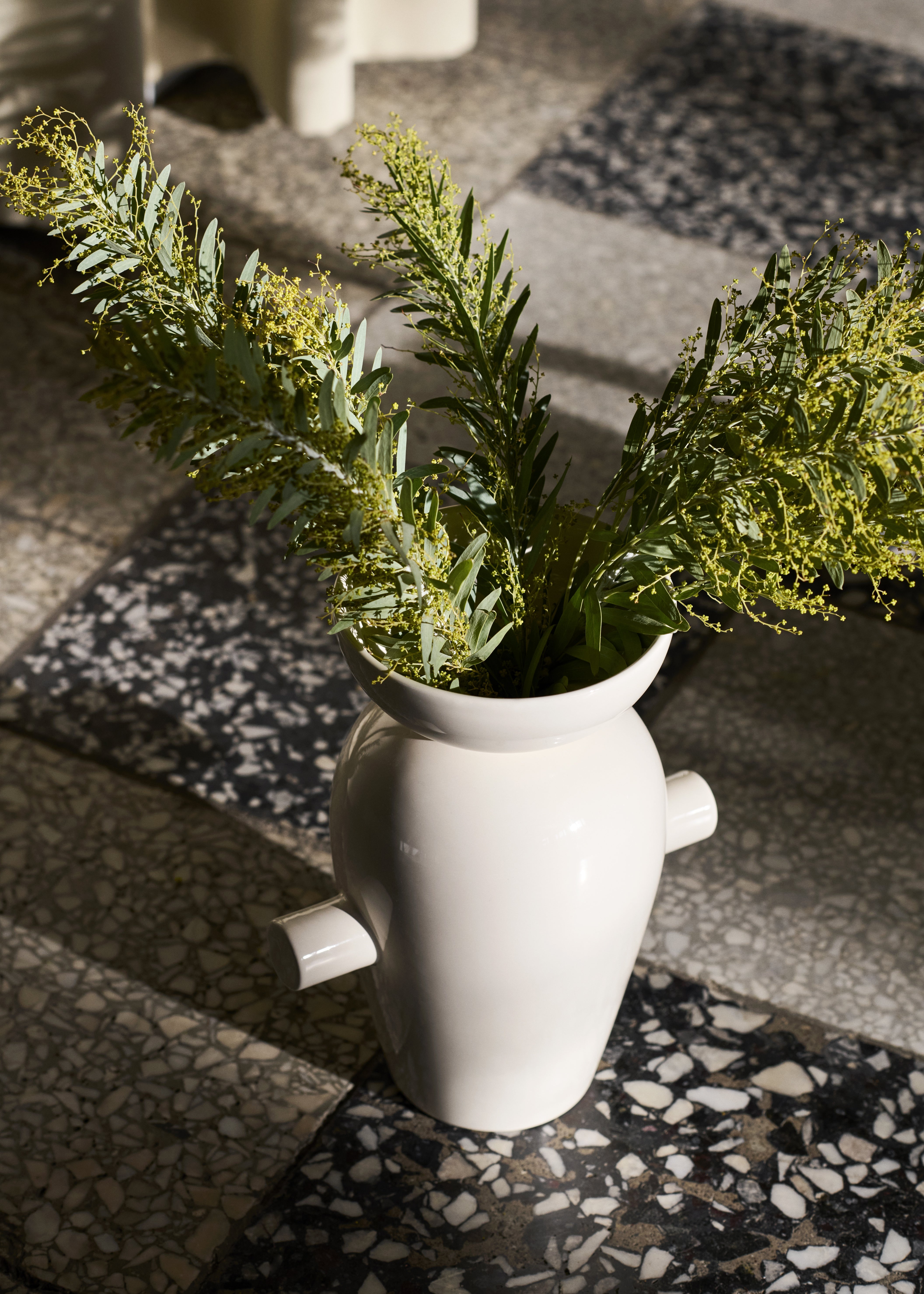 MOMENTO JH40 Cream Vase