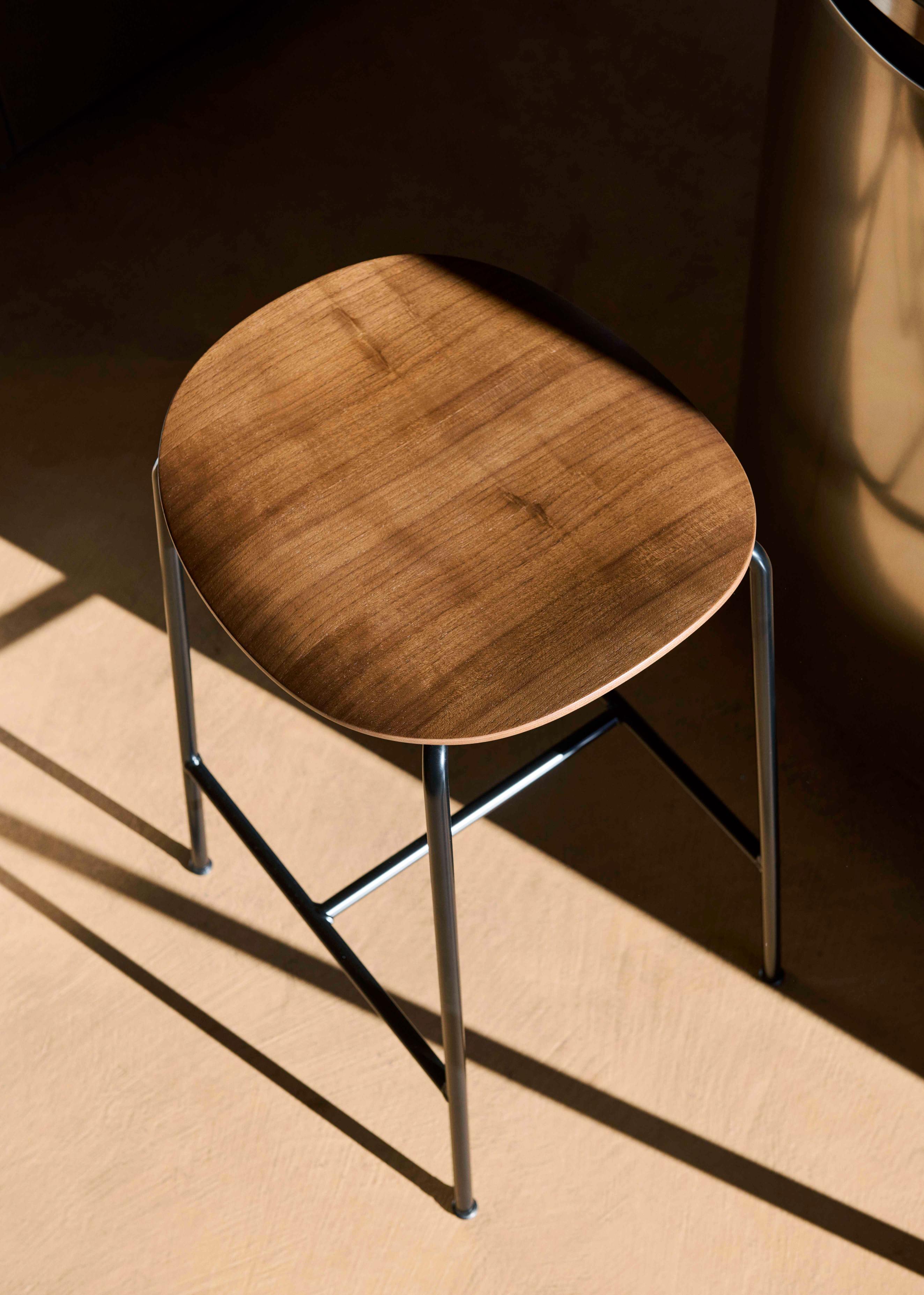 PAVILION Stool oak wood with a black steel base